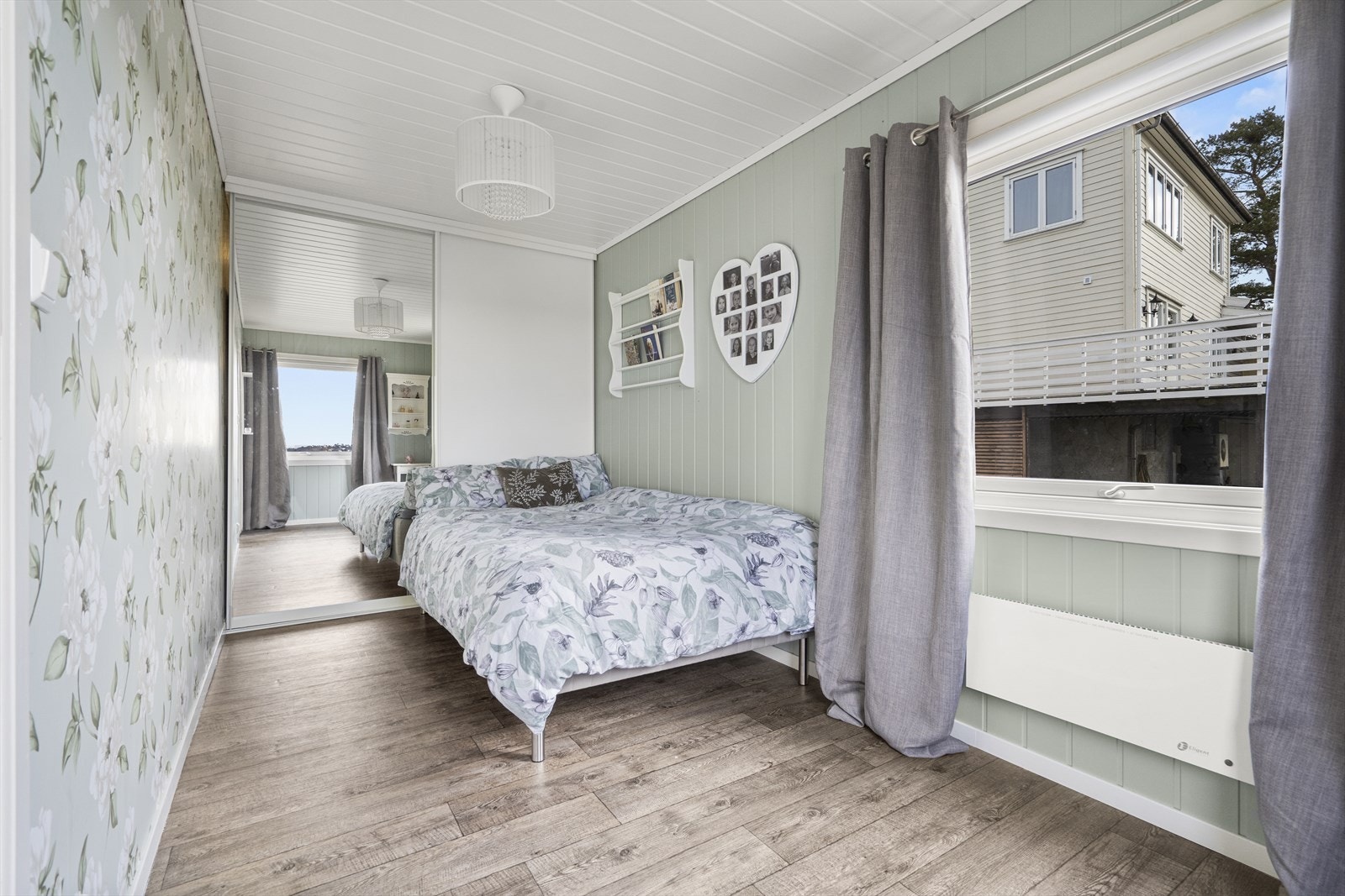 Det er fire soverom i loftsetasjen Galleribilde