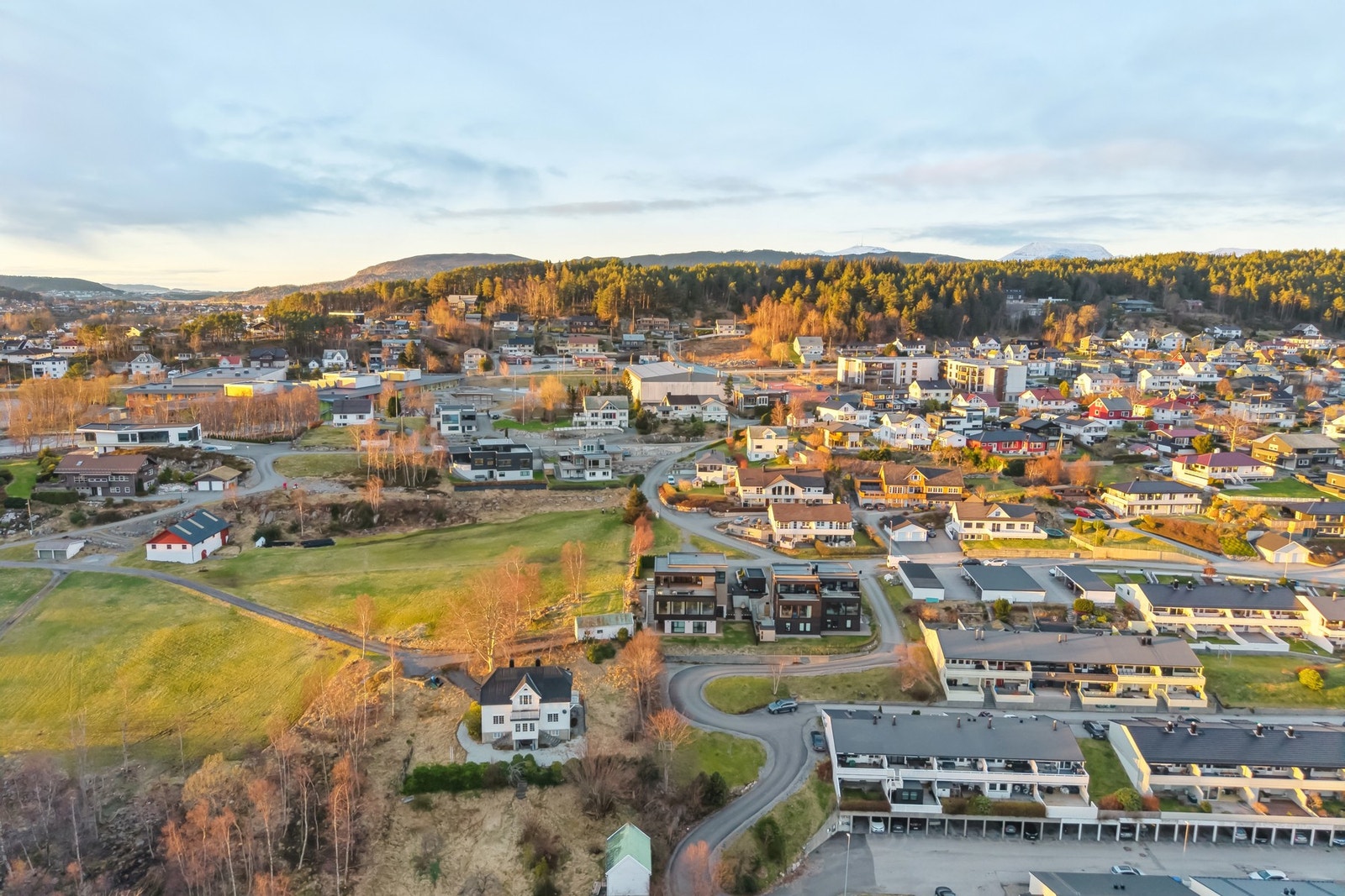Boligen ligger i et av Ålesunds mest etterspurte og barnevennlige områder. Galleribilde