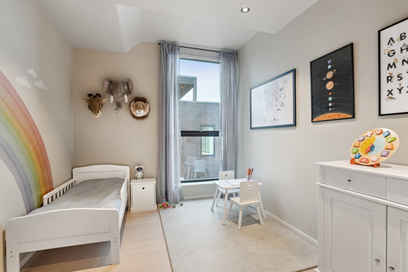 I hovedetasjen er det ett soverom. Galleribilde