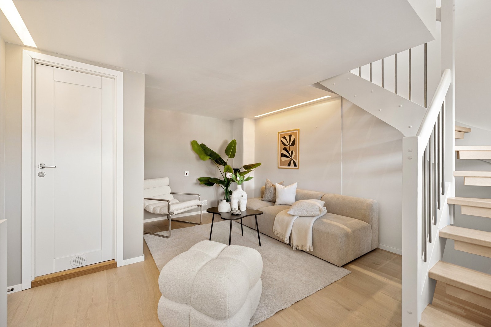 Her finner du en ekstra stue, soverom og bad Galleribilde