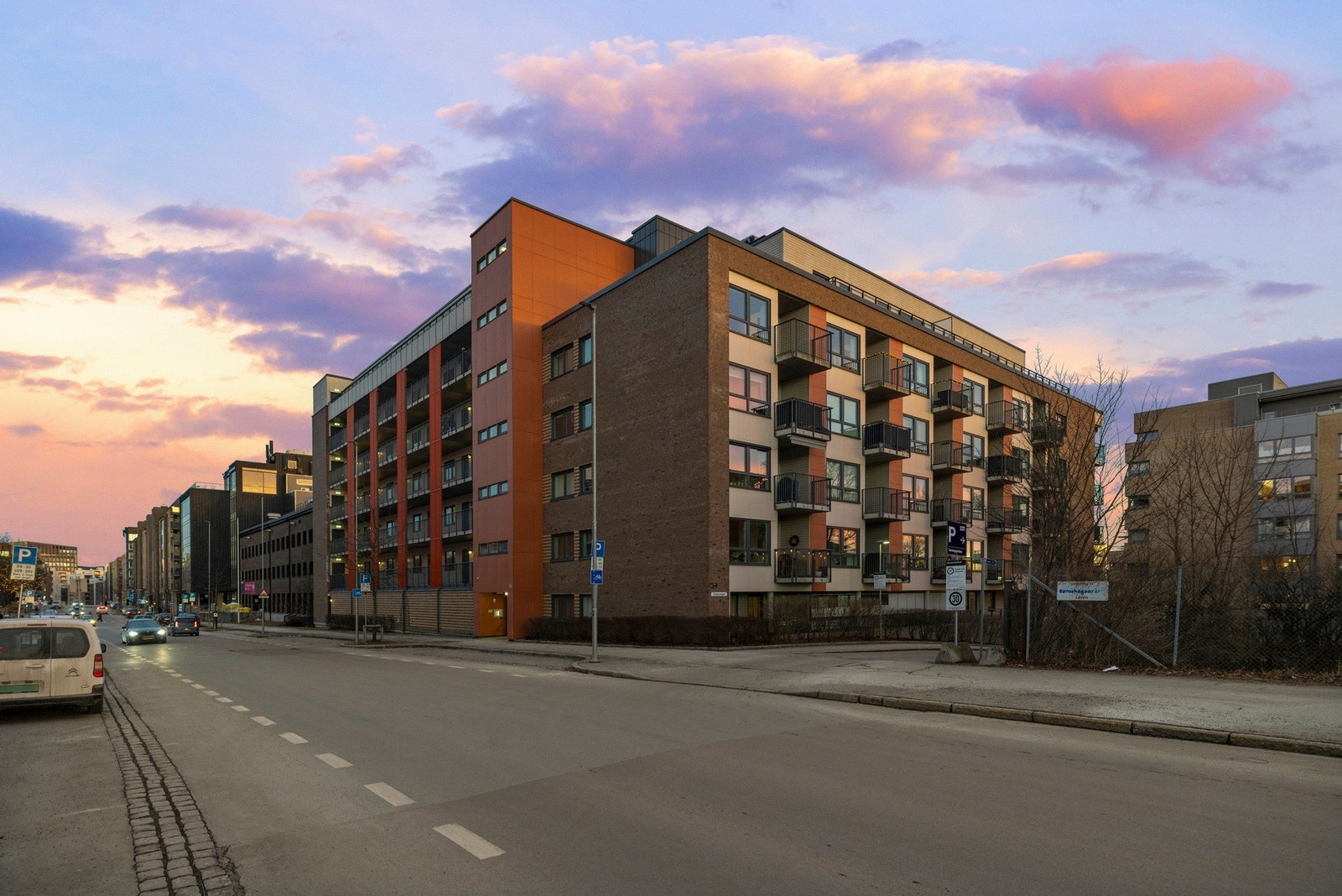 Kveldsbilde fasade. Galleribilde