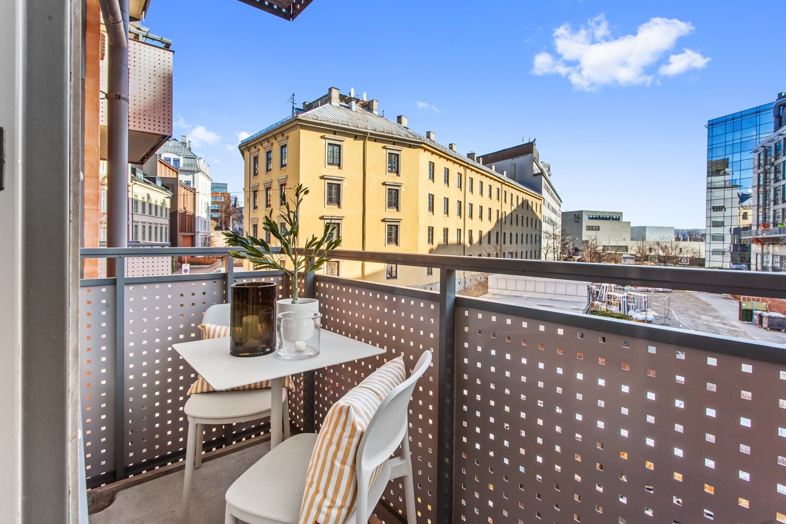 Dette er en lys og attraktiv selveier beliggende i 3. etasje. Galleribilde