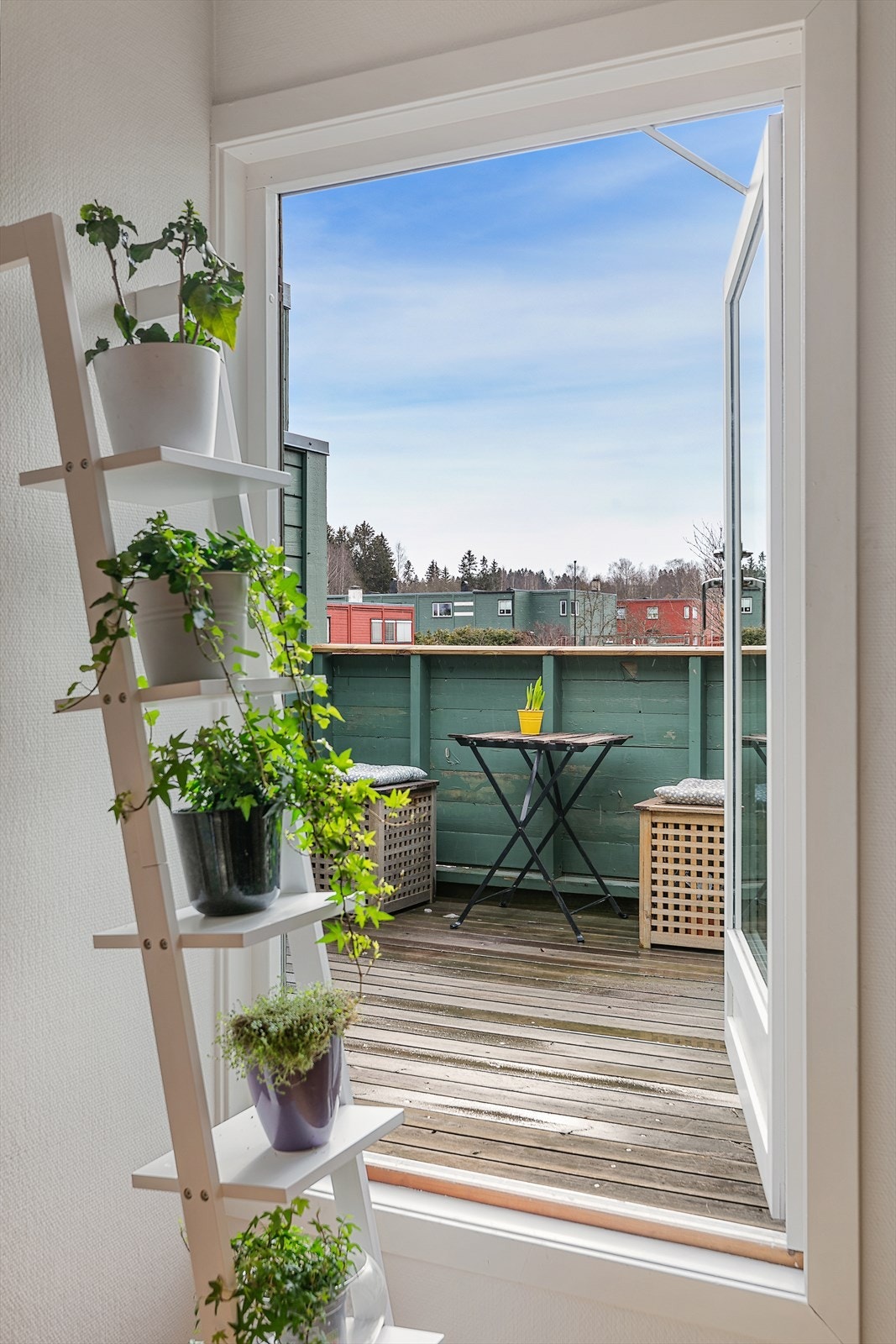 I 2.etg. er det utgang til en solrik, hyggelig uteplass Galleribilde