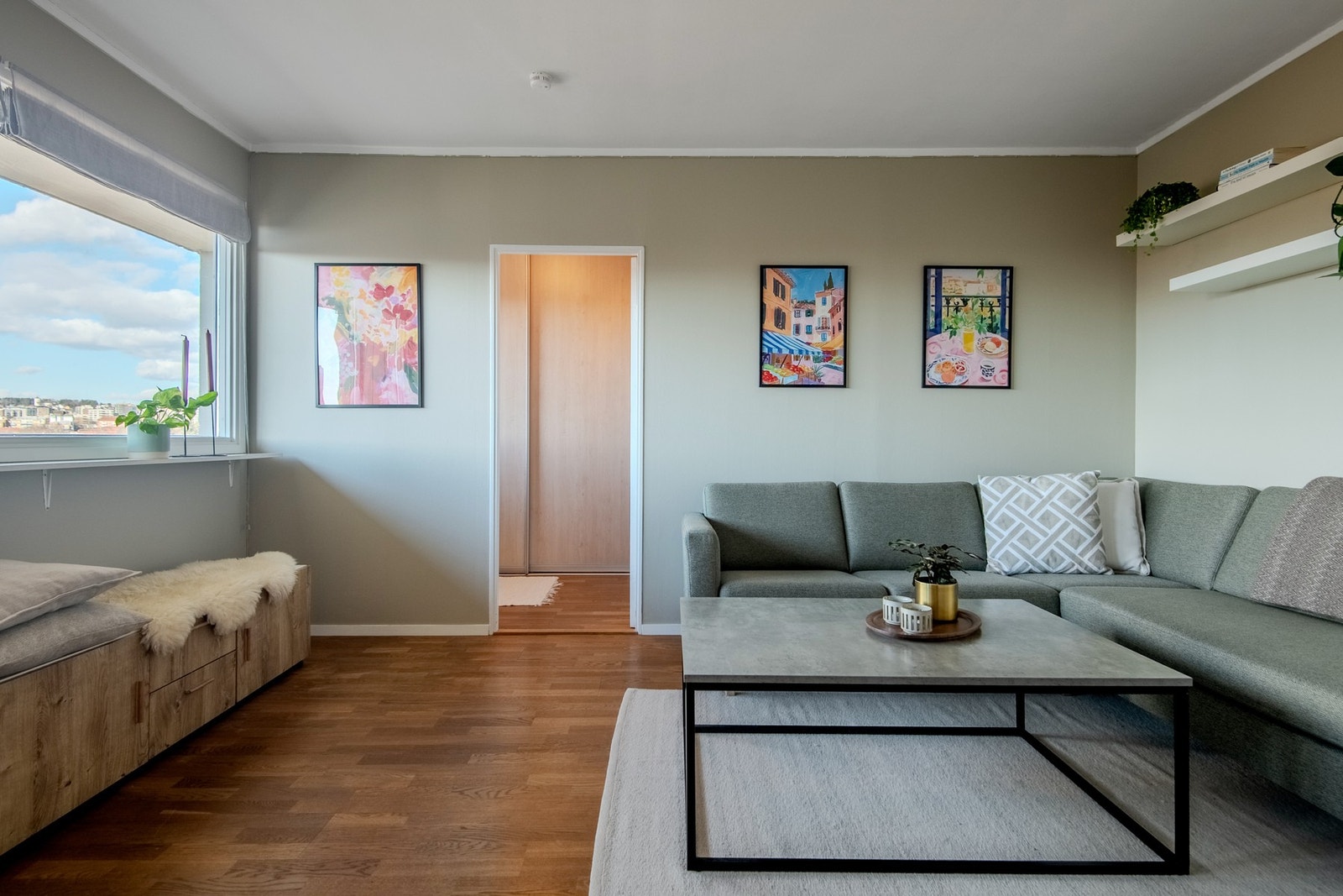 Stuen er perfekt til både hverdagsbruk og hyggelige sammenkomster. Galleribilde