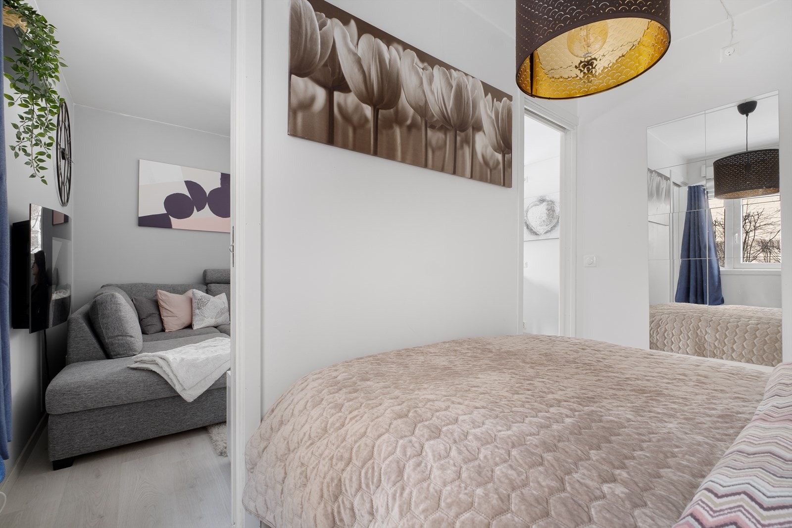 I tillegg finner du ekstra lagringsplass i disponibel kjellerbod på 5 m². Galleribilde