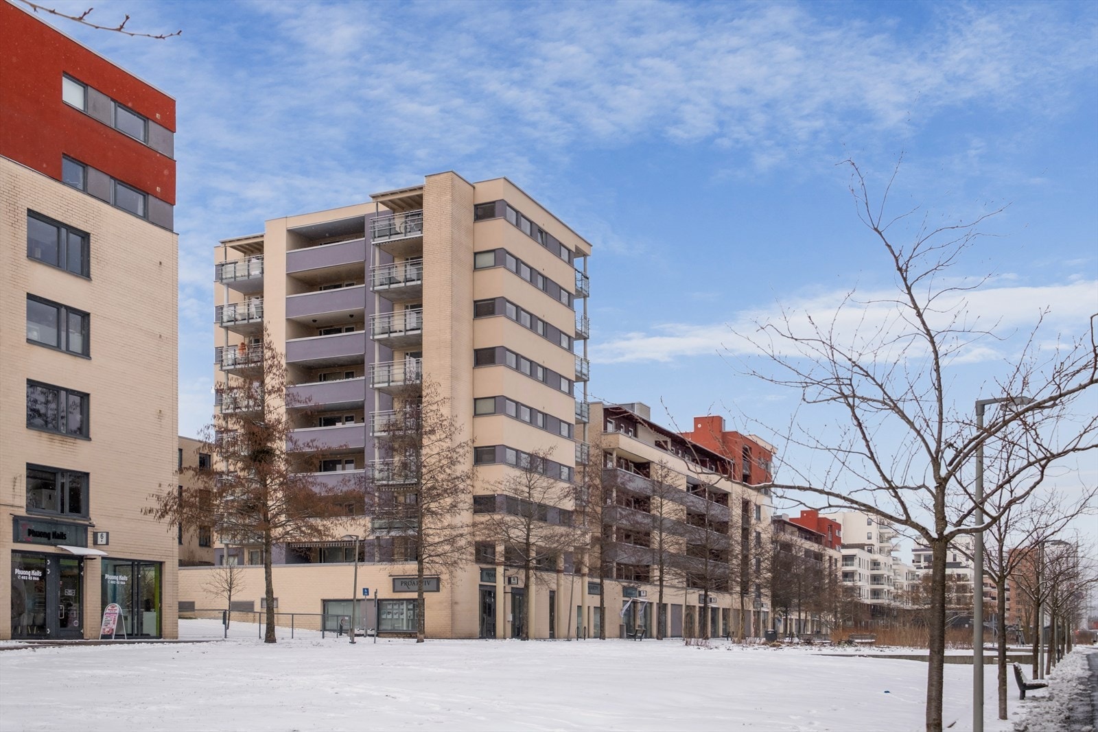 Bygget har en moderne fasade, samt pent opparbeidede fellesarealer. Galleribilde