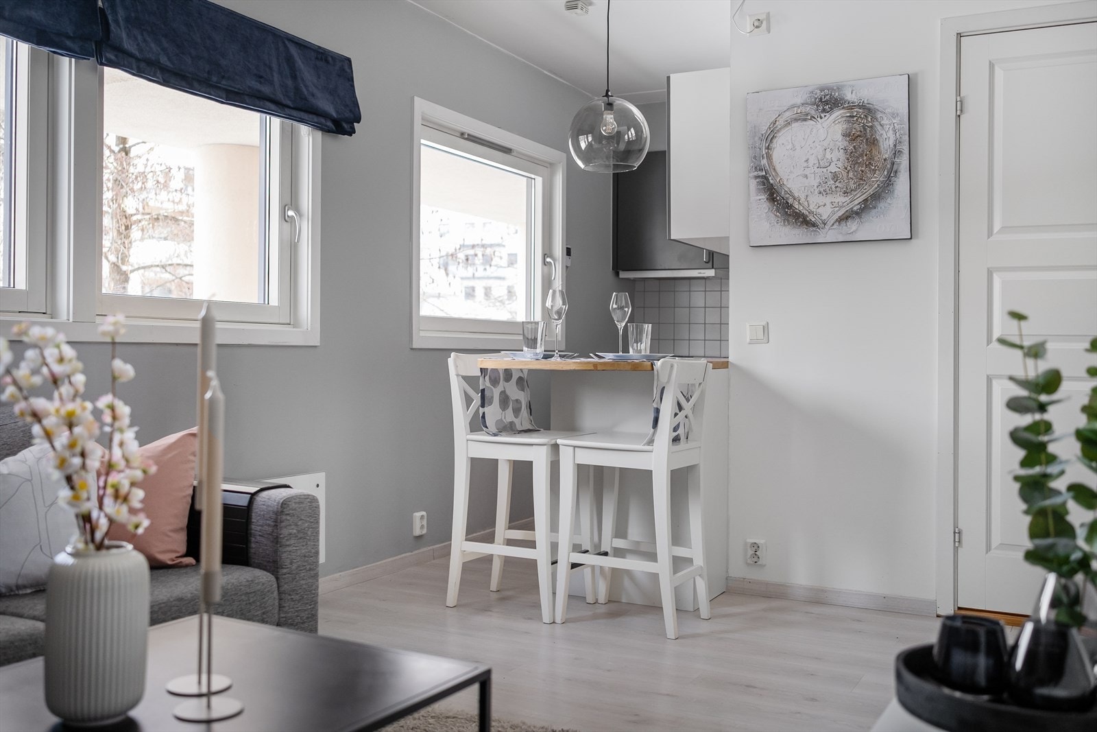 Her er det plass til to barstoler. Galleribilde