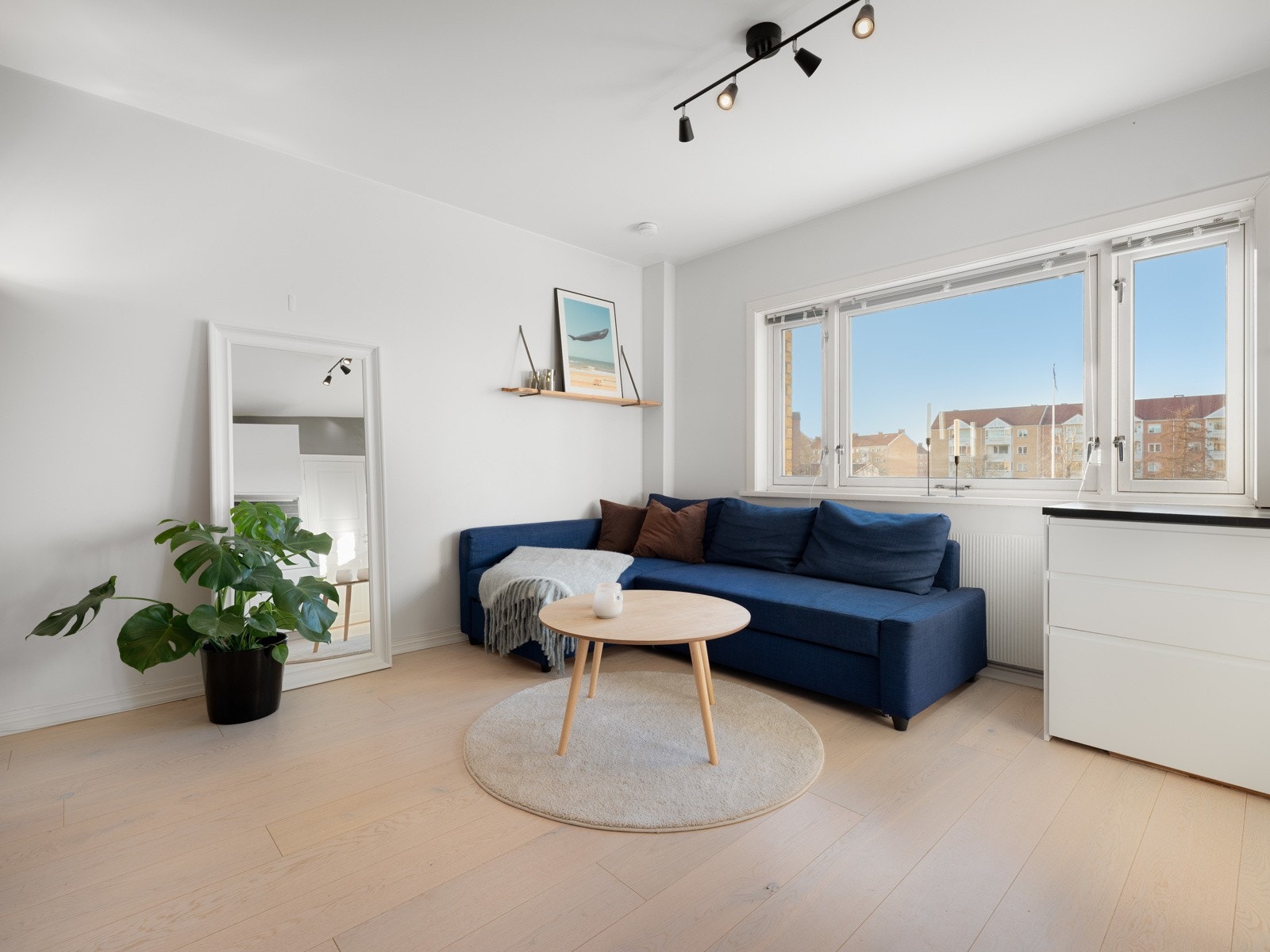 Velkommen til Rugveien 34, presentert av Schala & Partners avd. Bjørvika / Gamle Oslo ved Henrik Stråkander, tlf. 98 30 02 83. Galleribilde