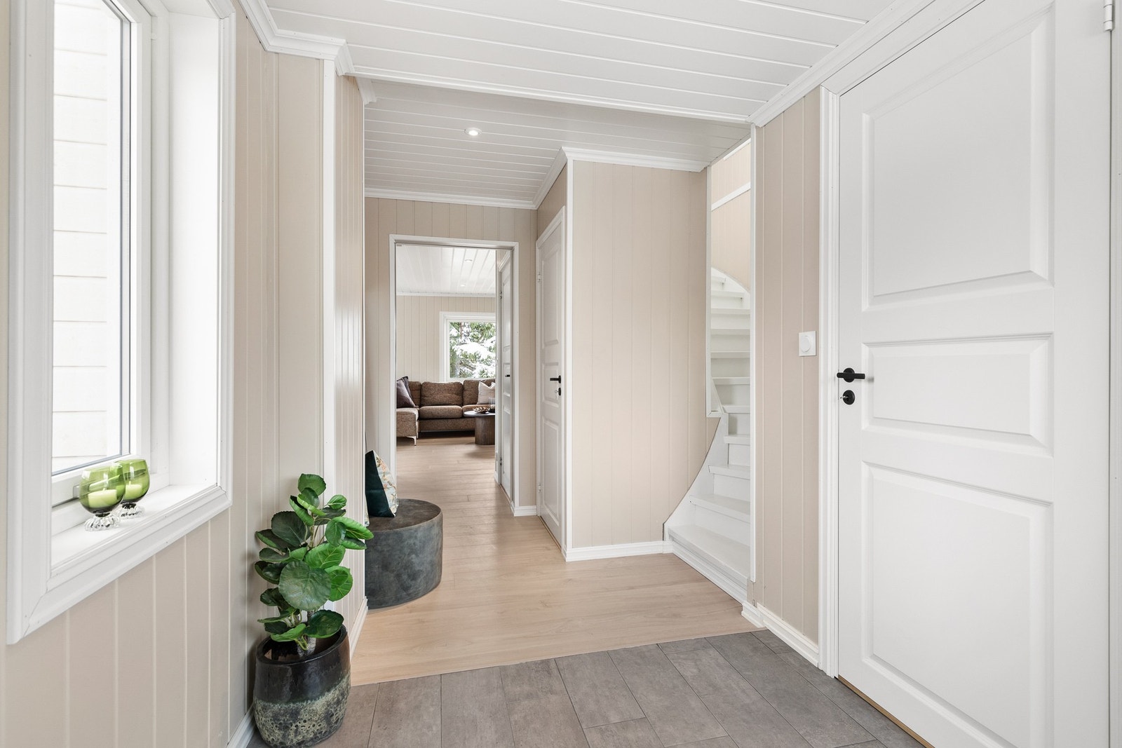 Entré/trappegang Galleribilde