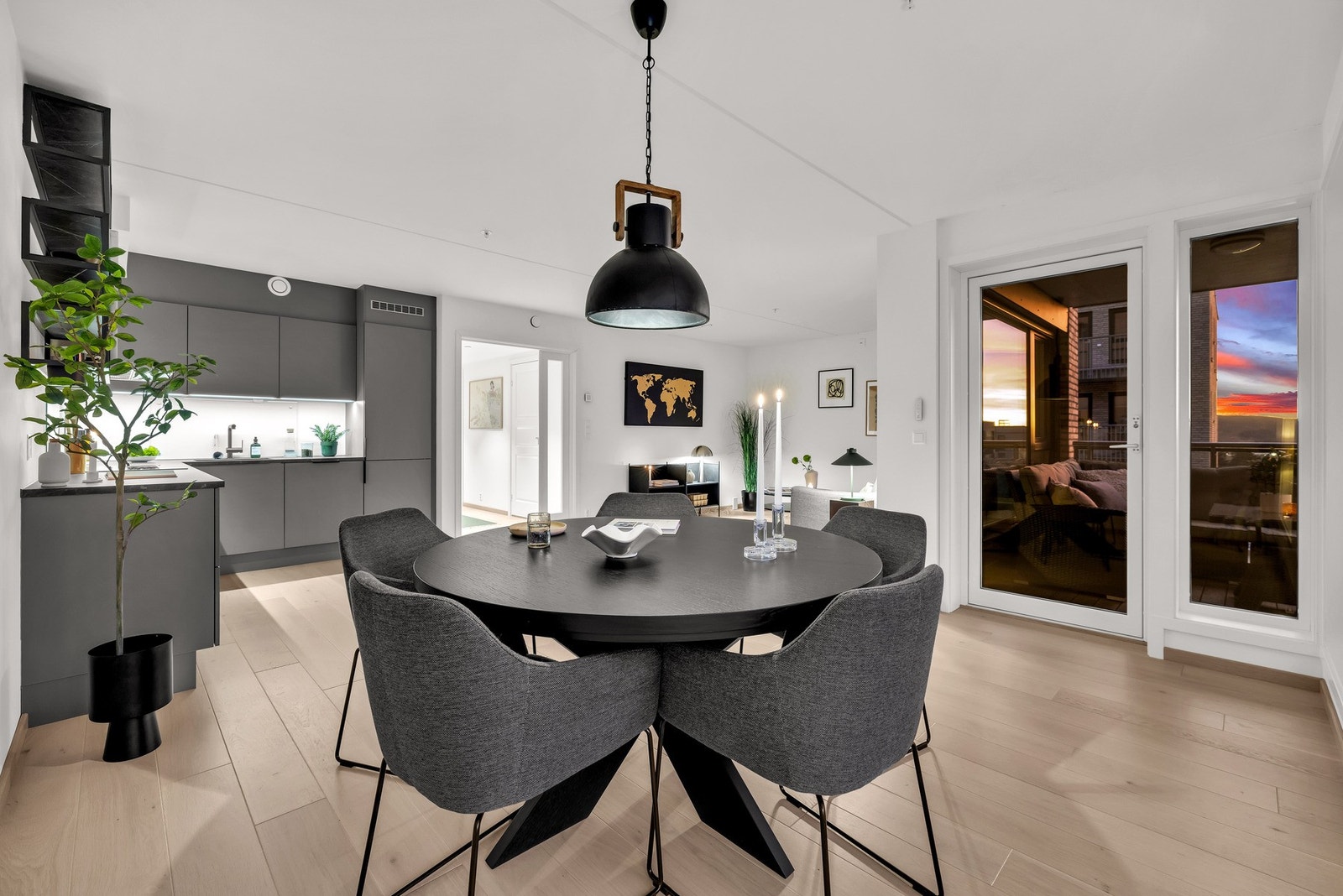 Stuen lar seg enkelt inndele i sosiale soner. Galleribilde