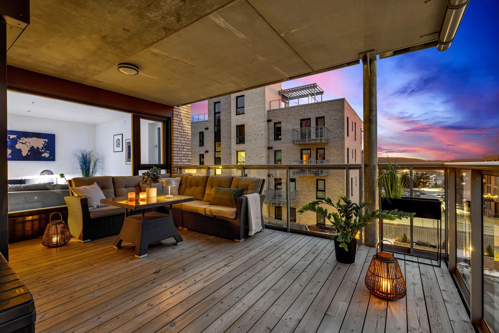 Leiligheten har en fantastisk balkong på ca. 18 m². Galleribilde