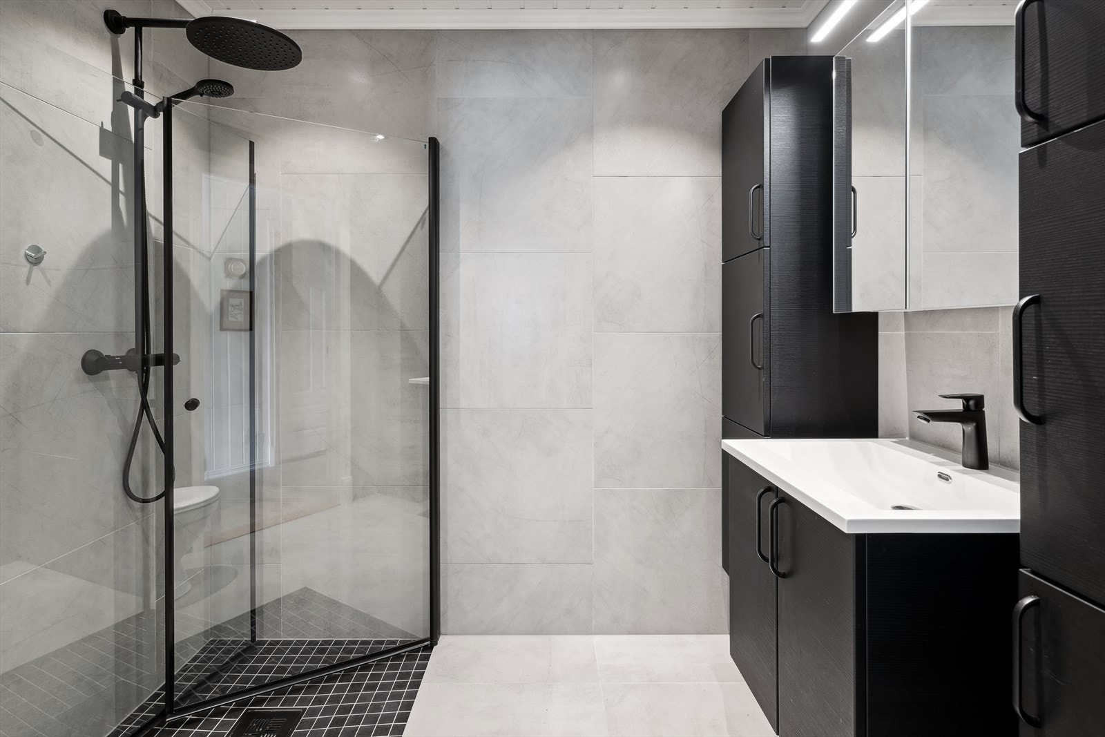 Begge badene fremstår moderne og delikate Galleribilde