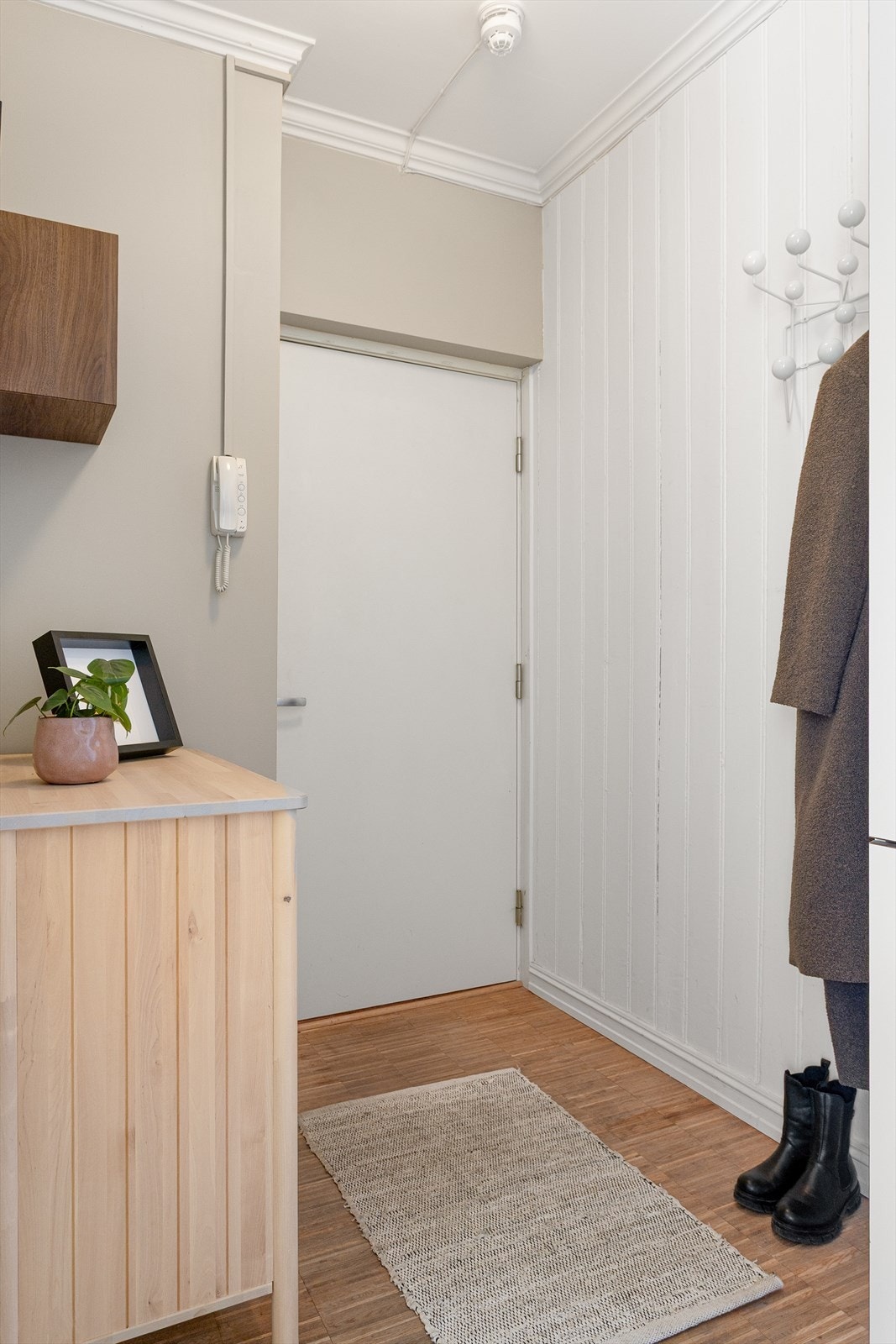 Lys entré sikrer et godt førsteinntrykk! Her har du plass til både benk og kommode. Galleribilde