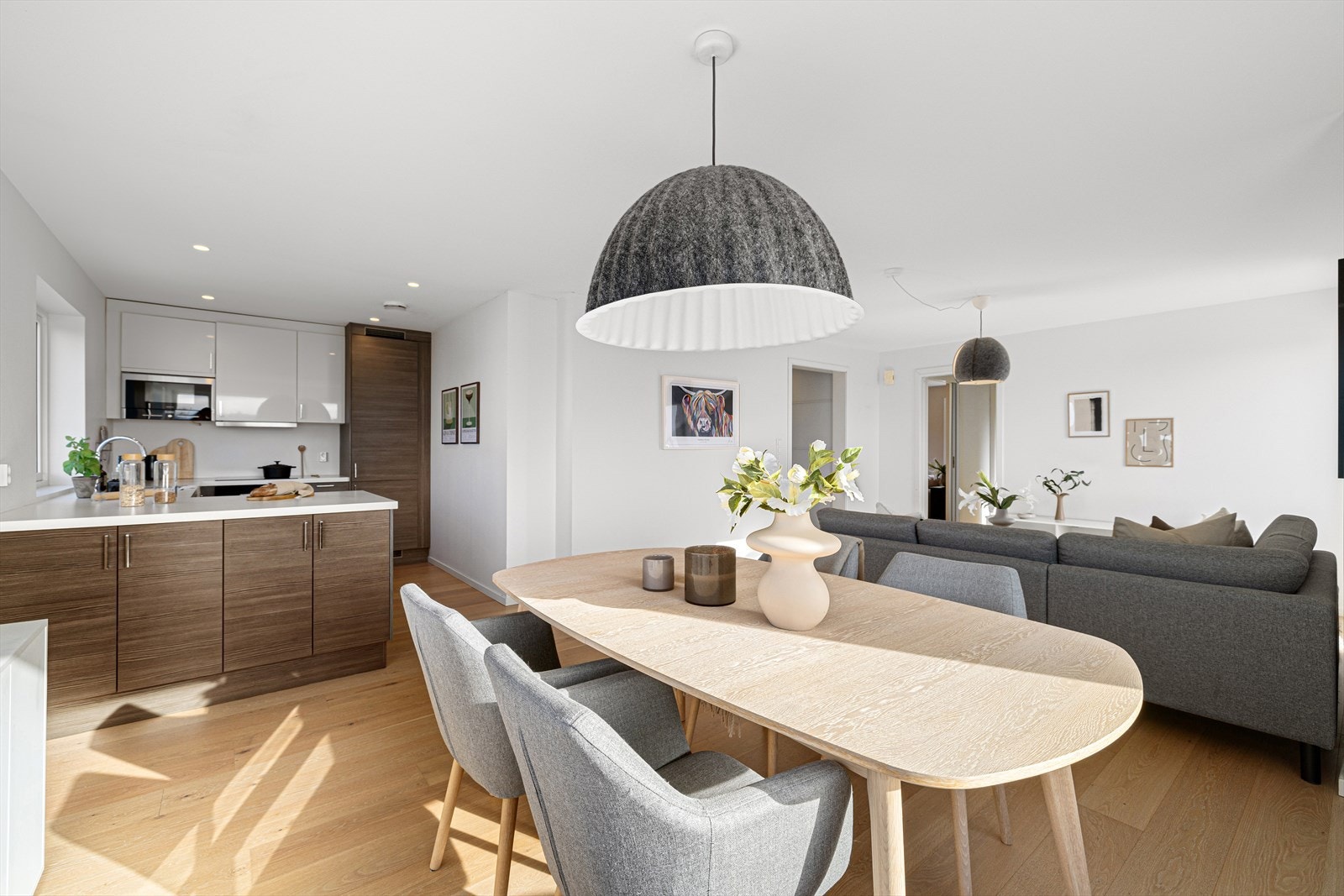 En lekker toppleilighet m/flotte utearealer & gjennomgående moderne kvaliteter. Galleribilde