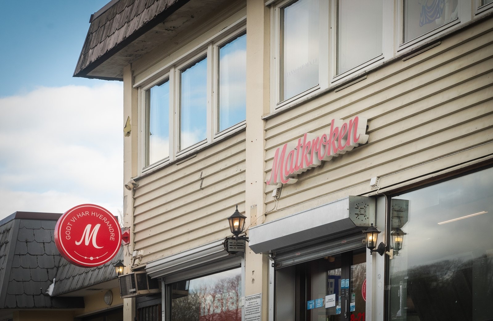 Et steinkast fra leiligheten finner du matkroken. Galleribilde