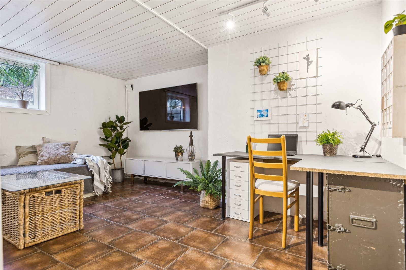 Det er også innredet en ekstra stue i kjeller. Galleribilde