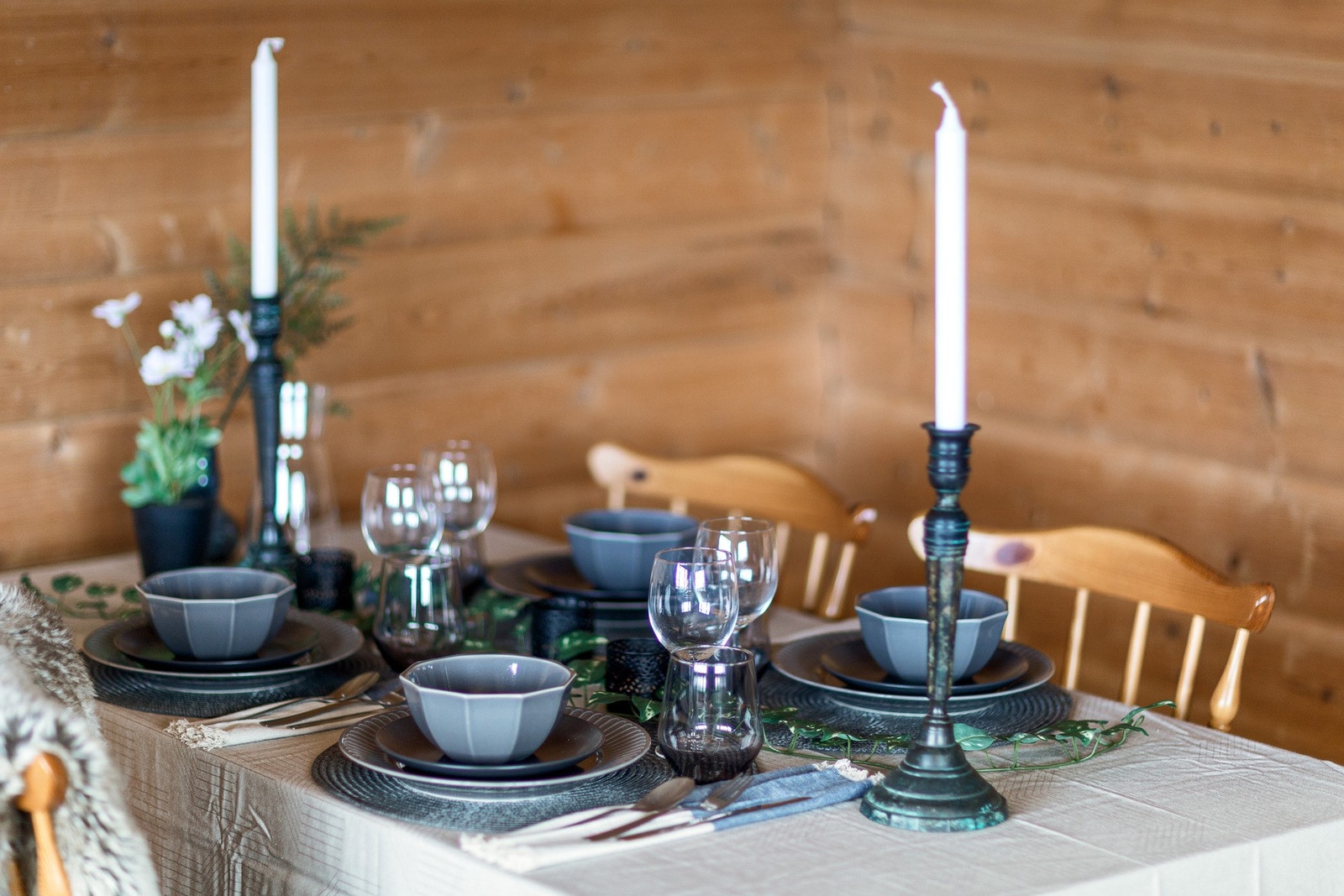 Møbler og inventar følger med salget. Galleribilde