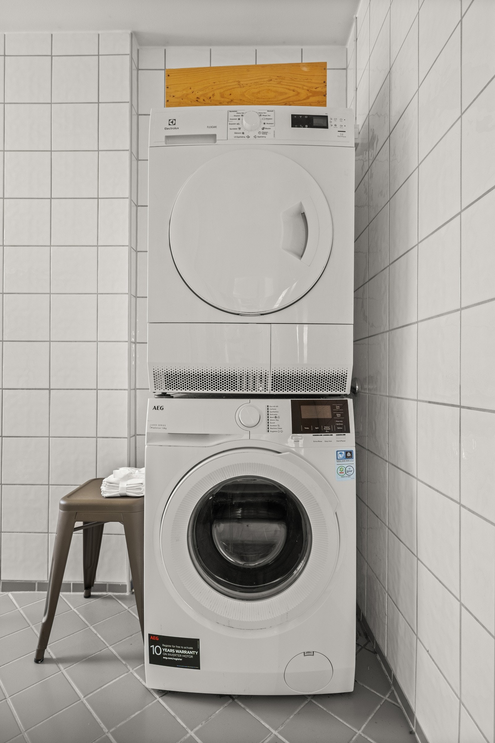 Opplegg for både vaskemaskin og tørketrommel. Galleribilde