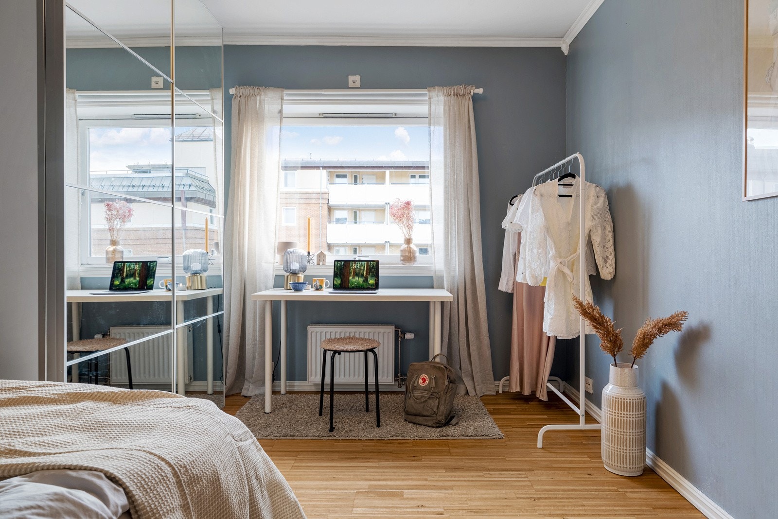 Soverommene nyter godt av de rolige omgivelsene. Galleribilde