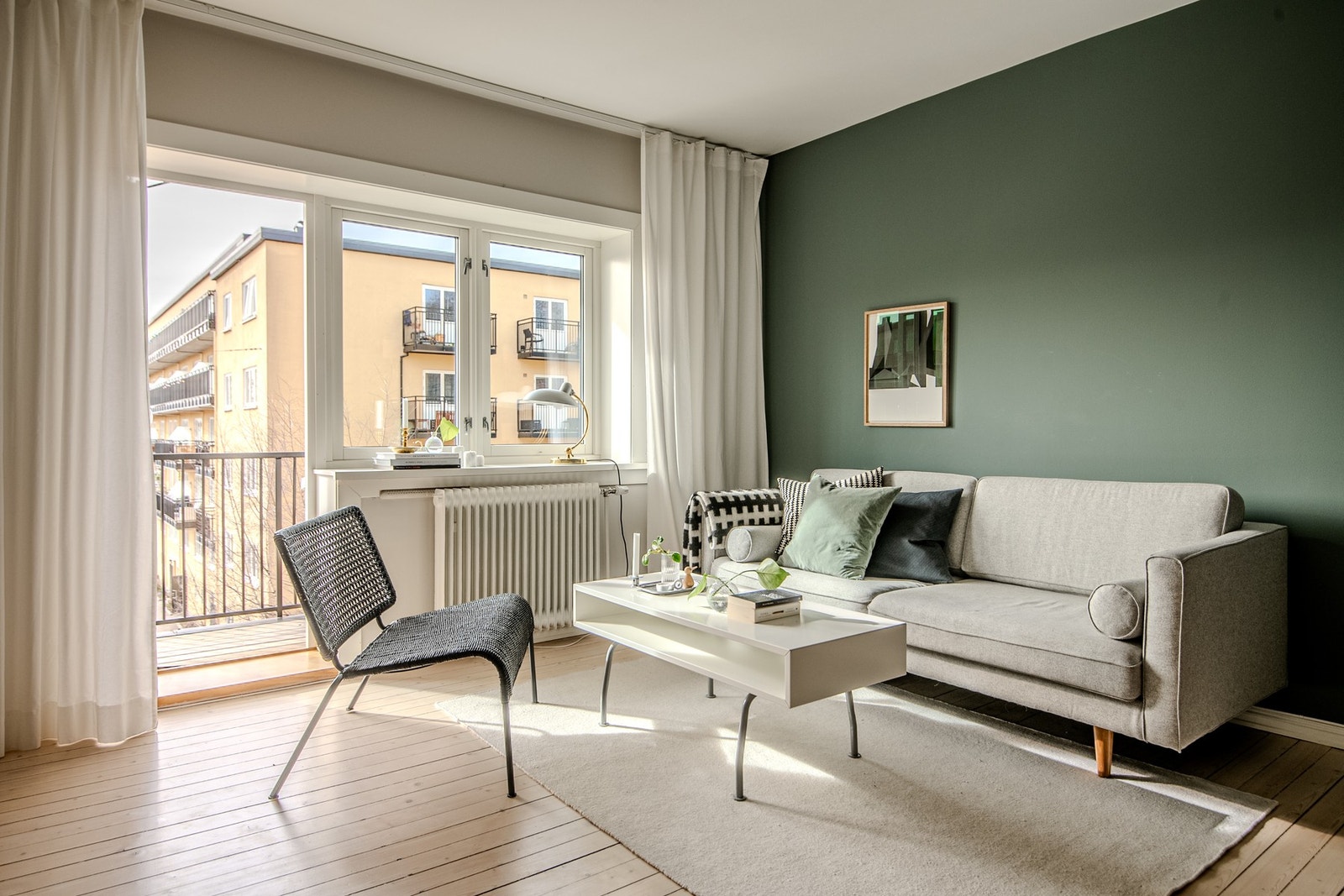 Boligen kan by på gjennomgående og svært god planløsning, med store rom og luftig atmosfære. Galleribilde