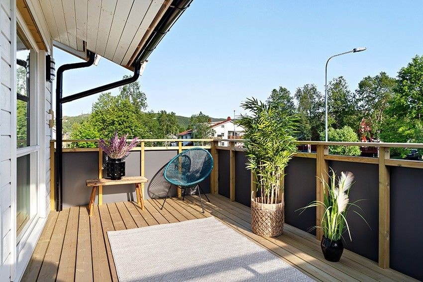 Flott plass for hygge på fine dager. Terrassem er på ca. 13 m2. Galleribilde