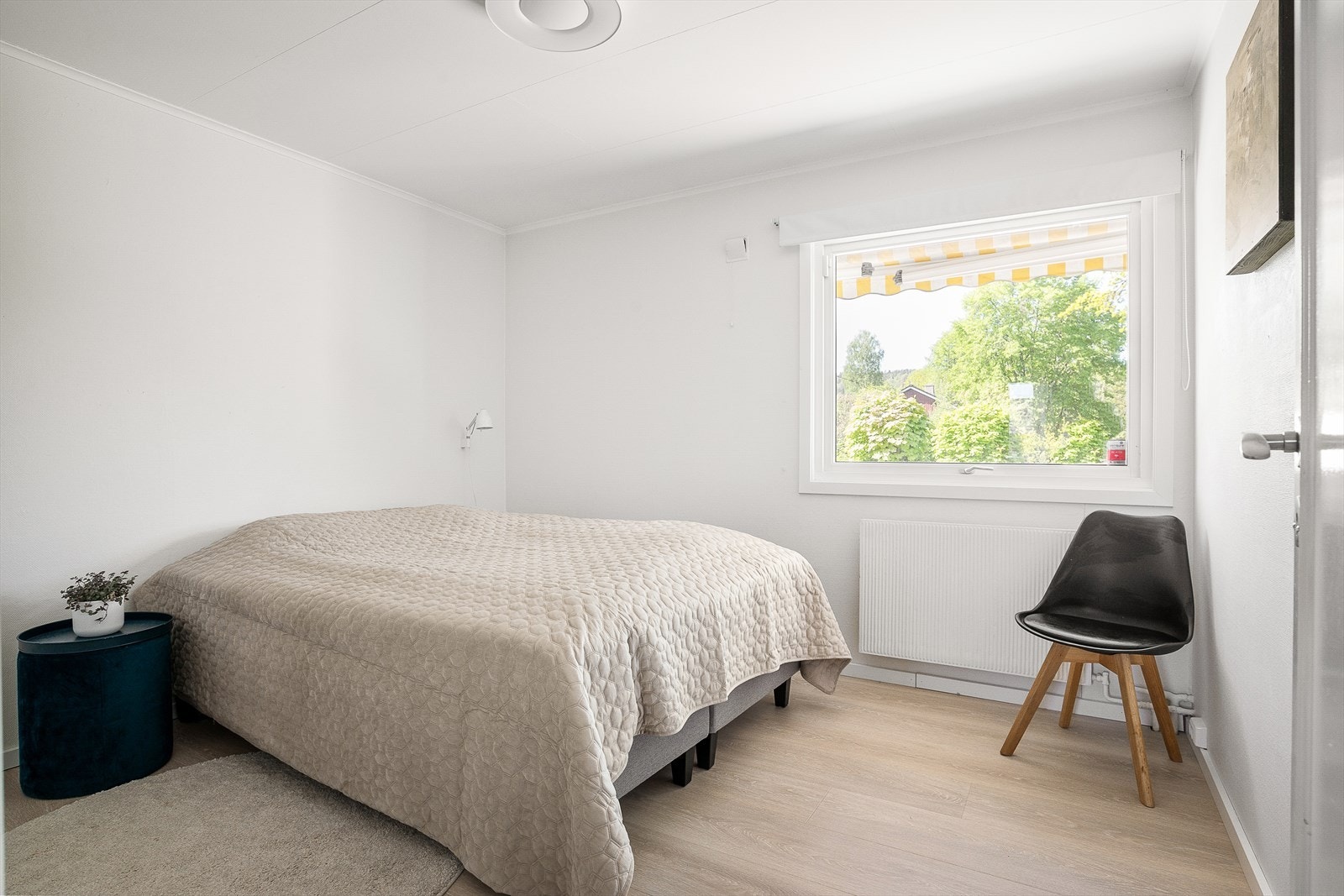 Boligen har tre soverom som ligger i 2. etasje. Galleribilde