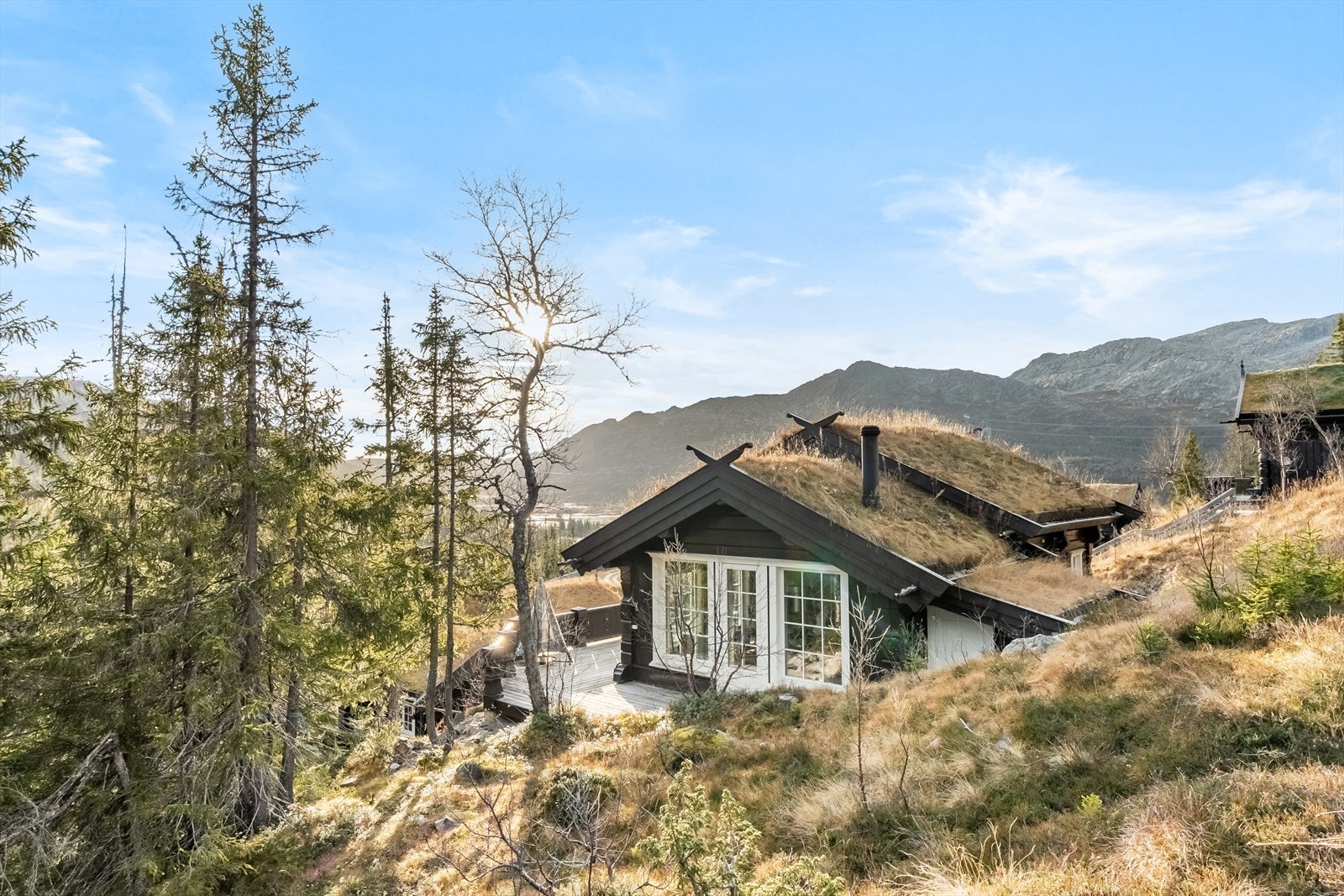 Laftet tømmerhytte fra Gaustatoppen Laft og Log House Masters. Galleribilde