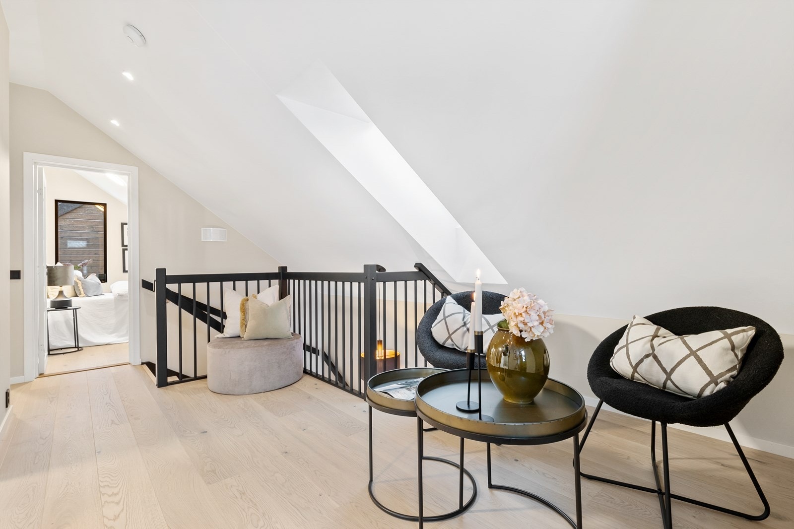 Hyggelig loftsstue med flere bruksmuligheter Galleribilde