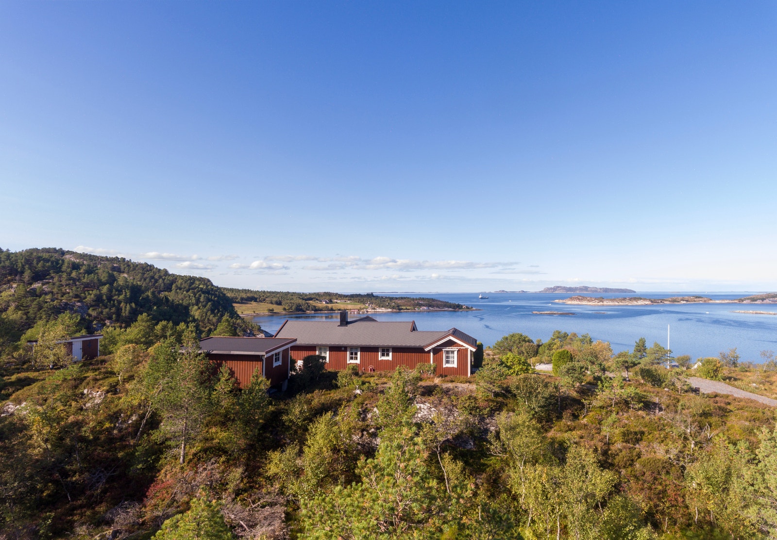 Tomtene er en del av godt etablerte Terningan hytteområde Galleribilde