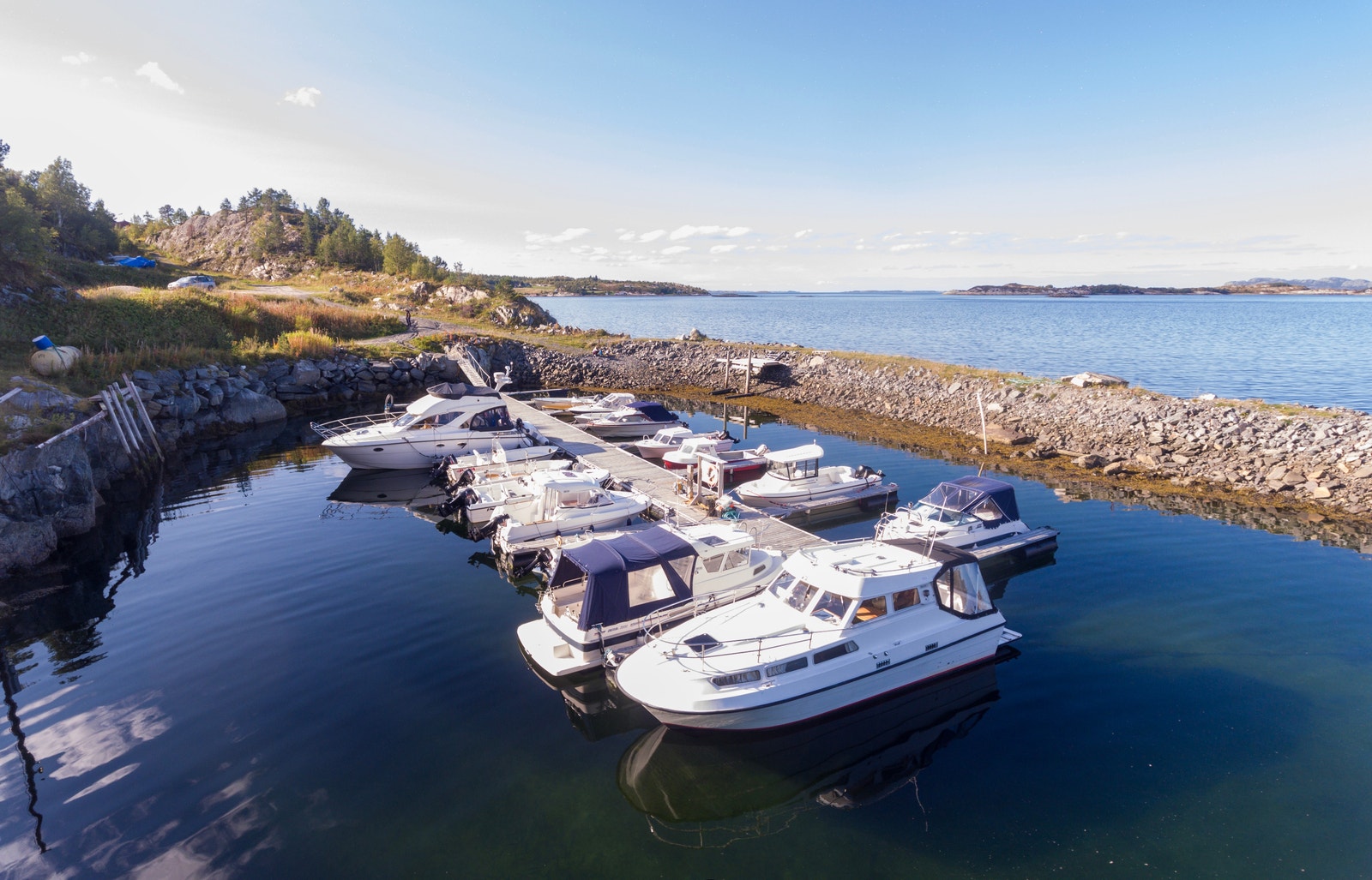 Småbåthavna nedenfor øvre del av tomteområdet Galleribilde