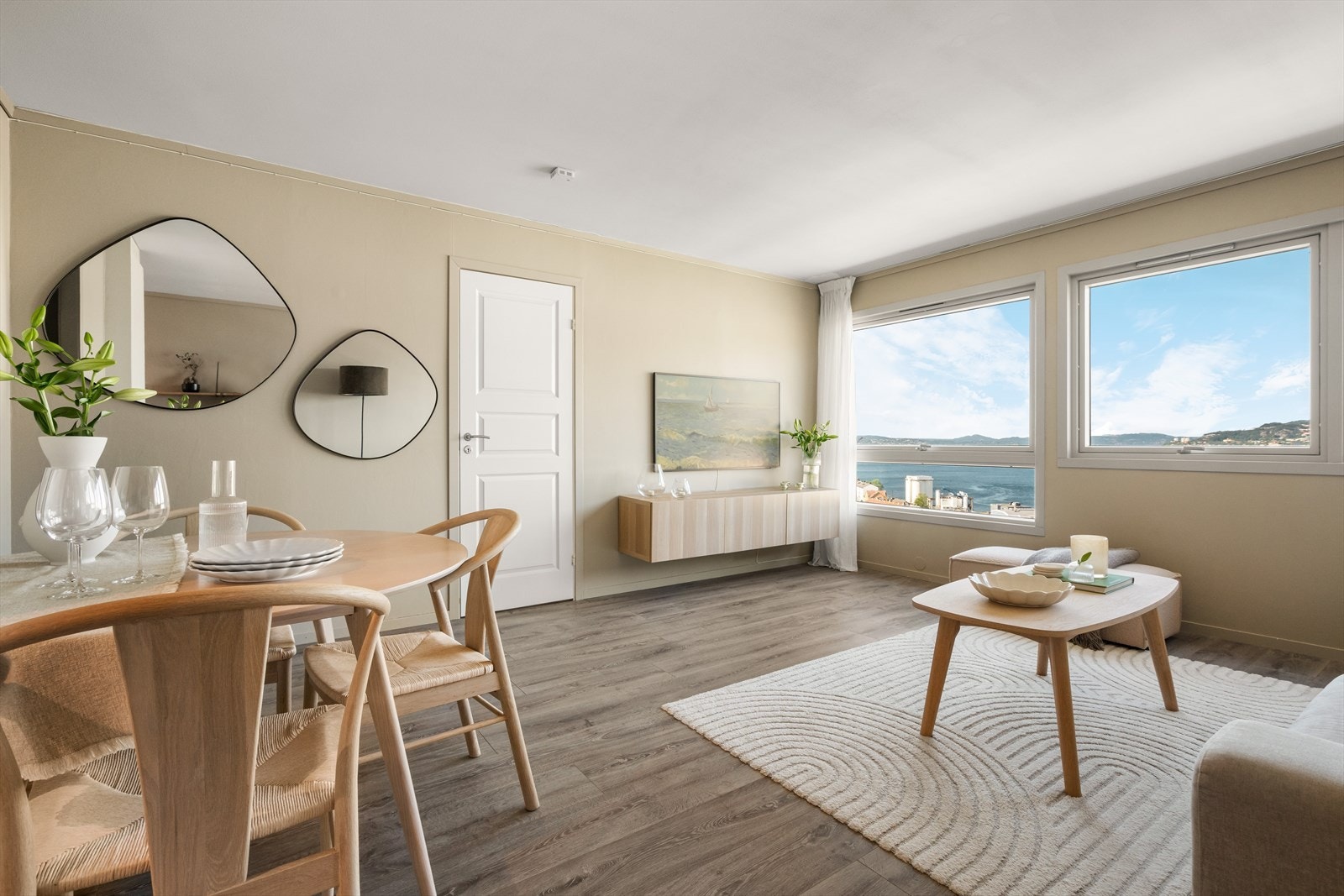 - Leiligheten ligger fint til i øverste etasje og måler 50 m² (BRA-i) - Galleribilde