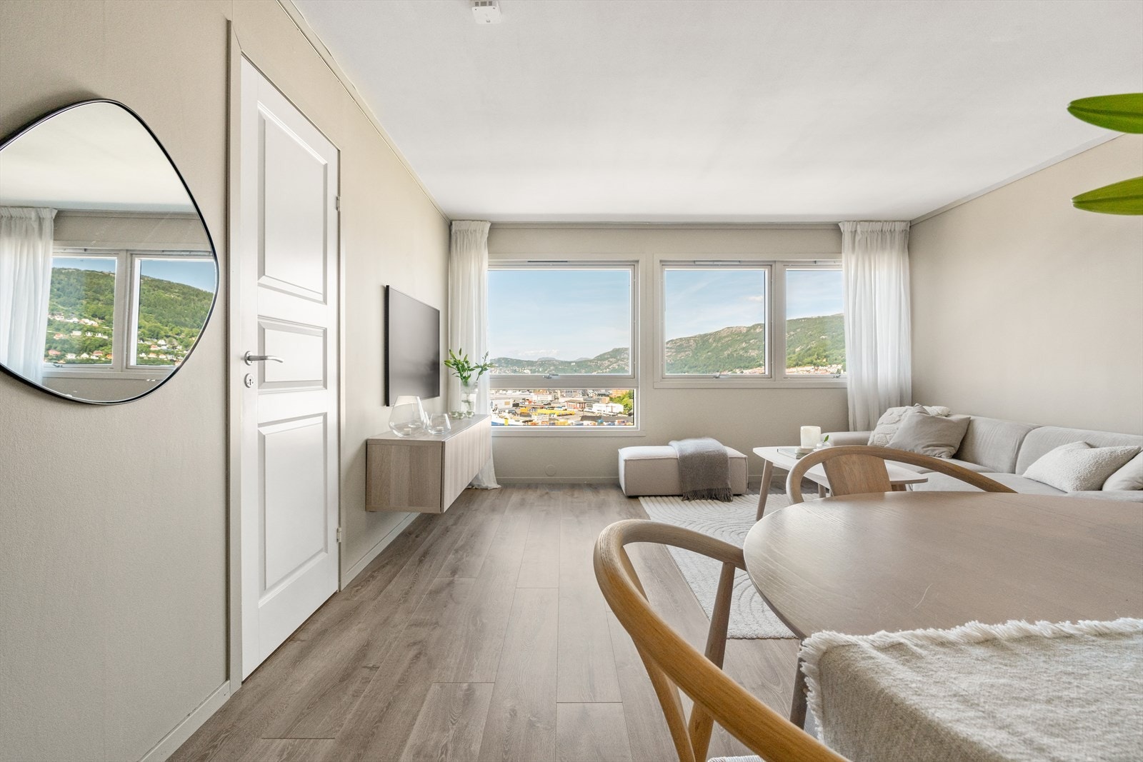 - Malt i lyse og moderne farger - Galleribilde