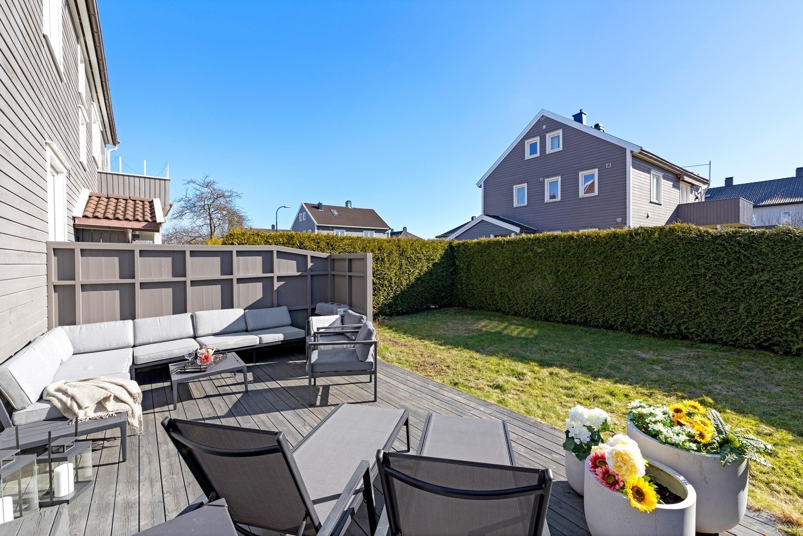 Leiligheten har en sentral og populær beliggenhet på Lund. Kort vei til flere matvarebutikker, sentrum, idrettshaller, badeplasser og flott turterreng. Galleribilde