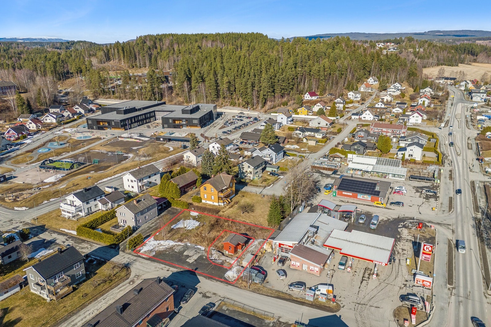 Nærområdet byr på et bredt utvalg av fasiliteter som dekker alle hverdagens behov.
Grensene er en illustrasjon og er ikke nøyaktig. Galleribilde