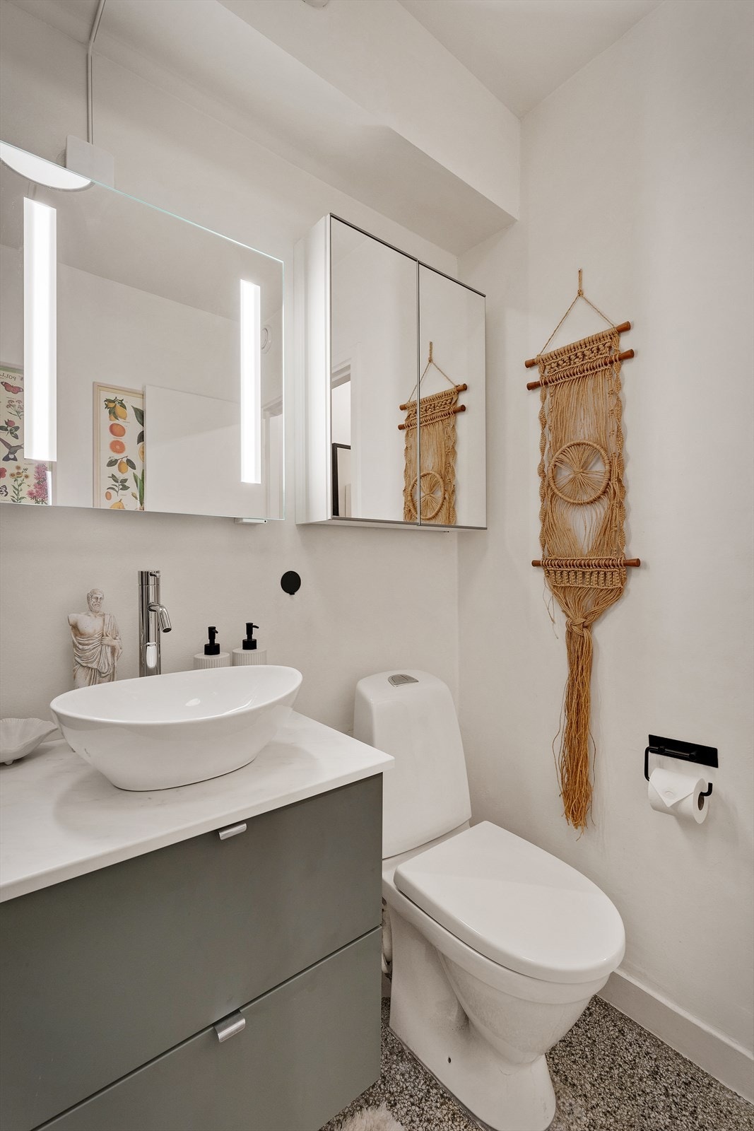 - Badet er utstyrt med gulvvarme - Galleribilde