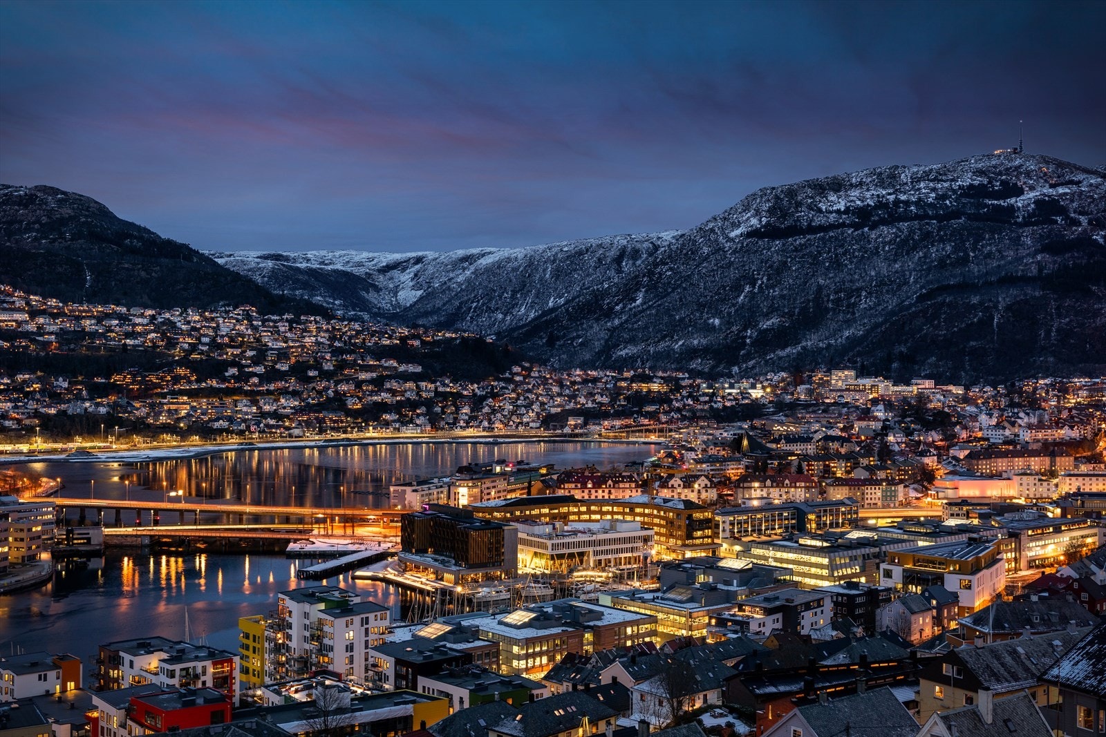 - En superfin studioleilighet med innglasset altan, nytt kjøkken fra 2024 og kort vei til sentrum - Galleribilde