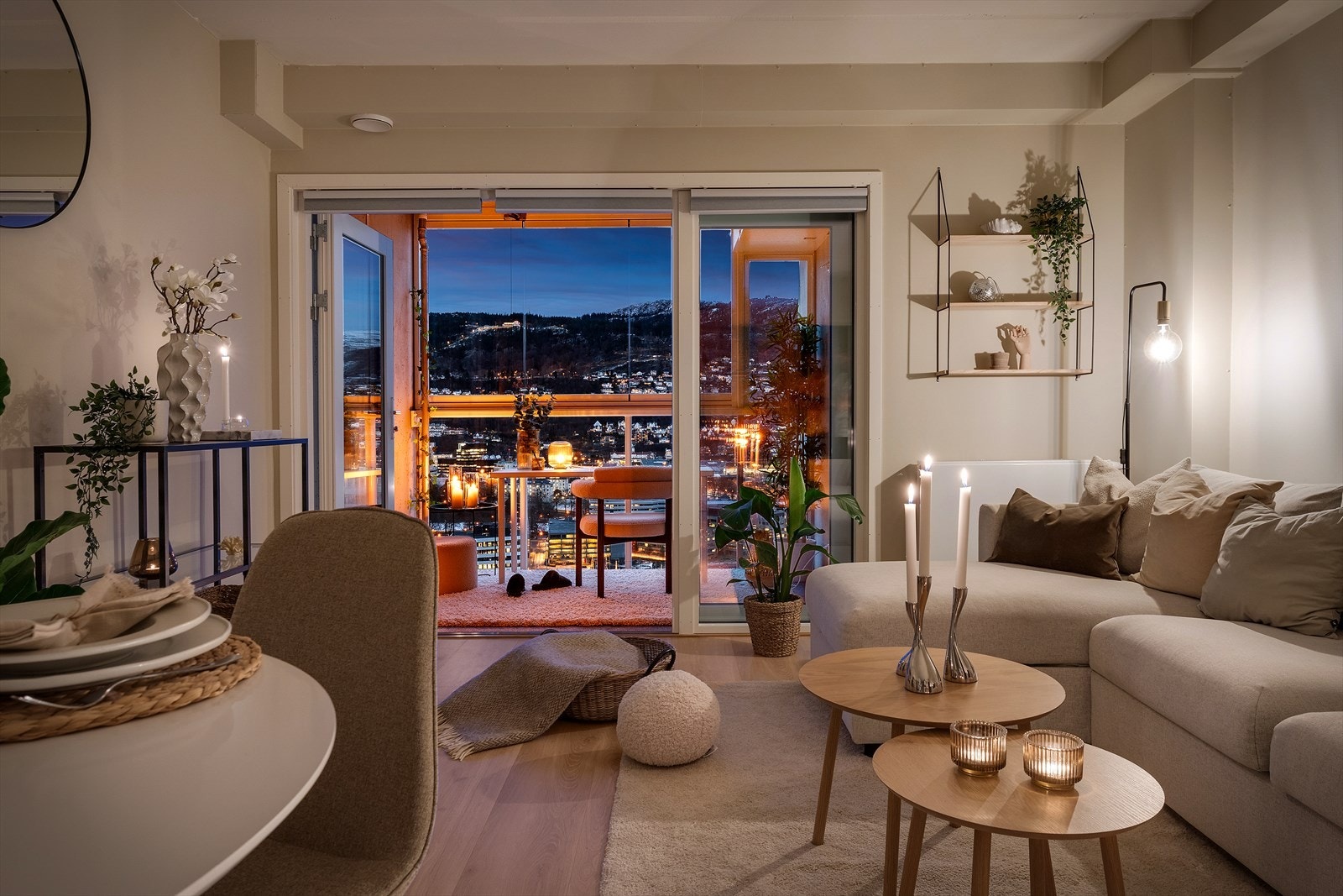 - Gir følelsen av en forlenget stue - Galleribilde