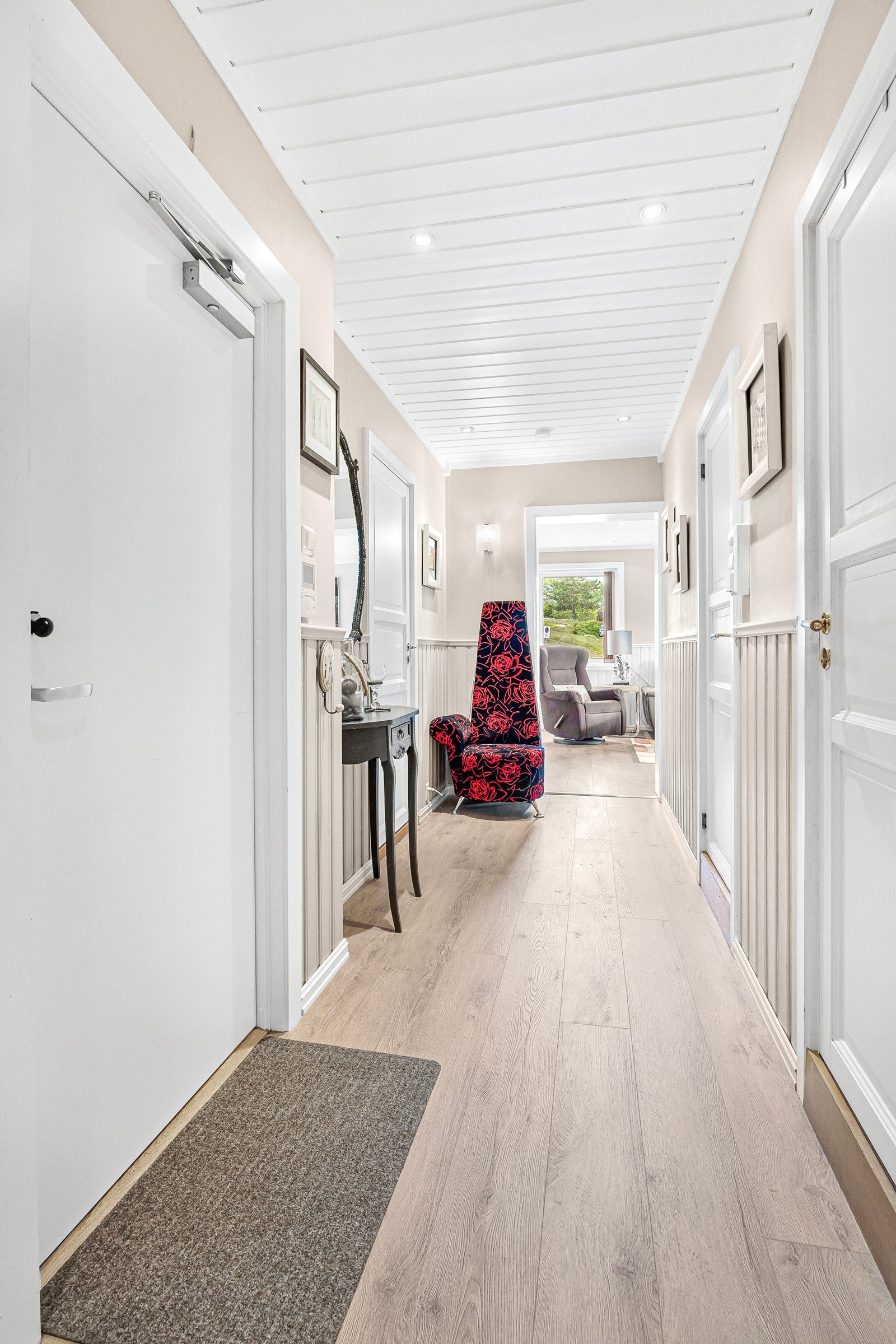 Entreen gir et godt førsteinntrykk av leiligheten. Galleribilde