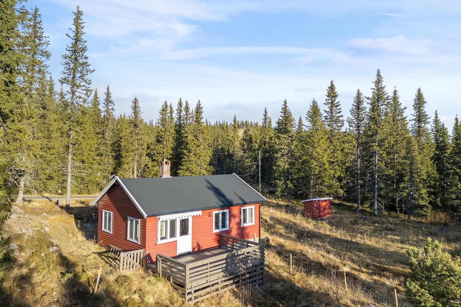Terrasse med plass til utemøblement. Galleribilde