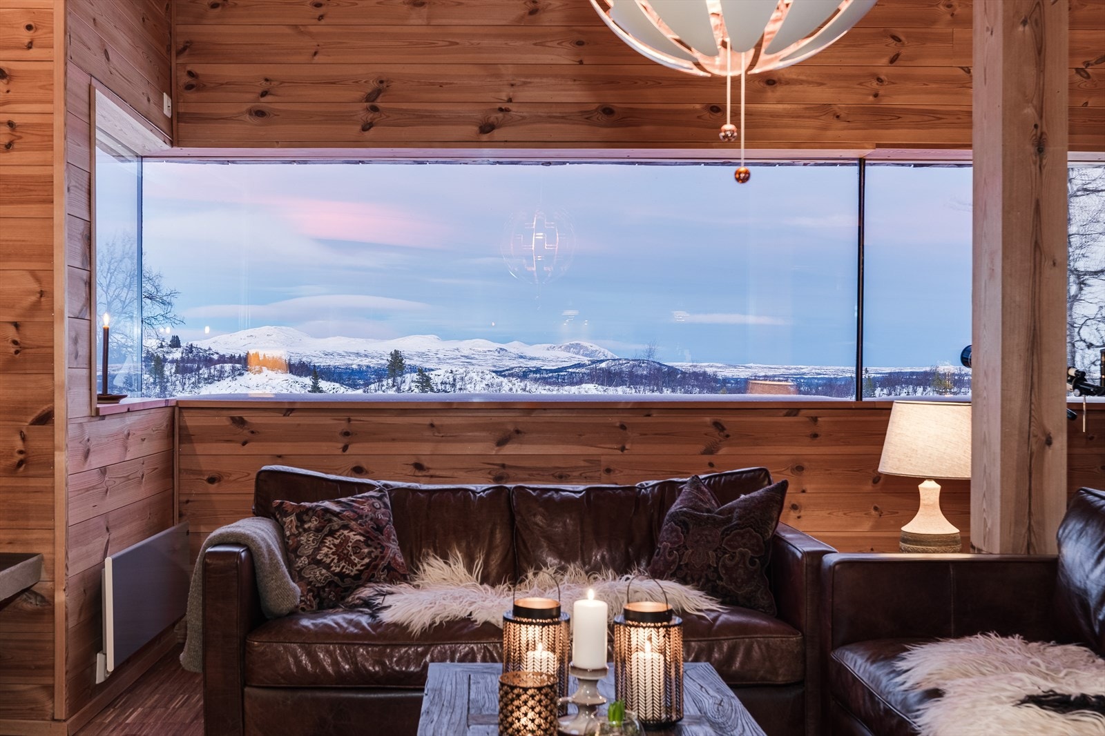 Generøs hytte skjermet for seg selv med nydelig utsikt Galleribilde