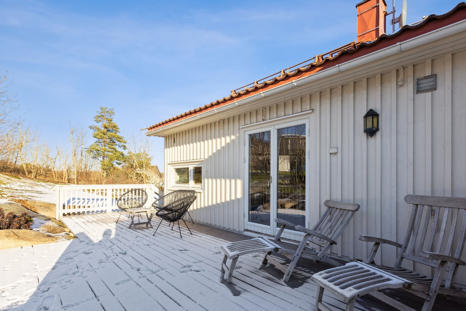 Her er det god plass til både grill og utemøbler. Galleribilde