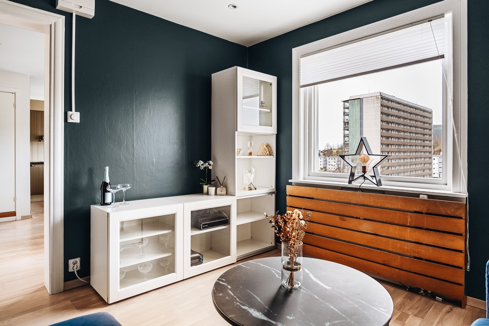 Her har man i tillegg radiator som er effektiv og varmer godt på kalde dager. Galleribilde