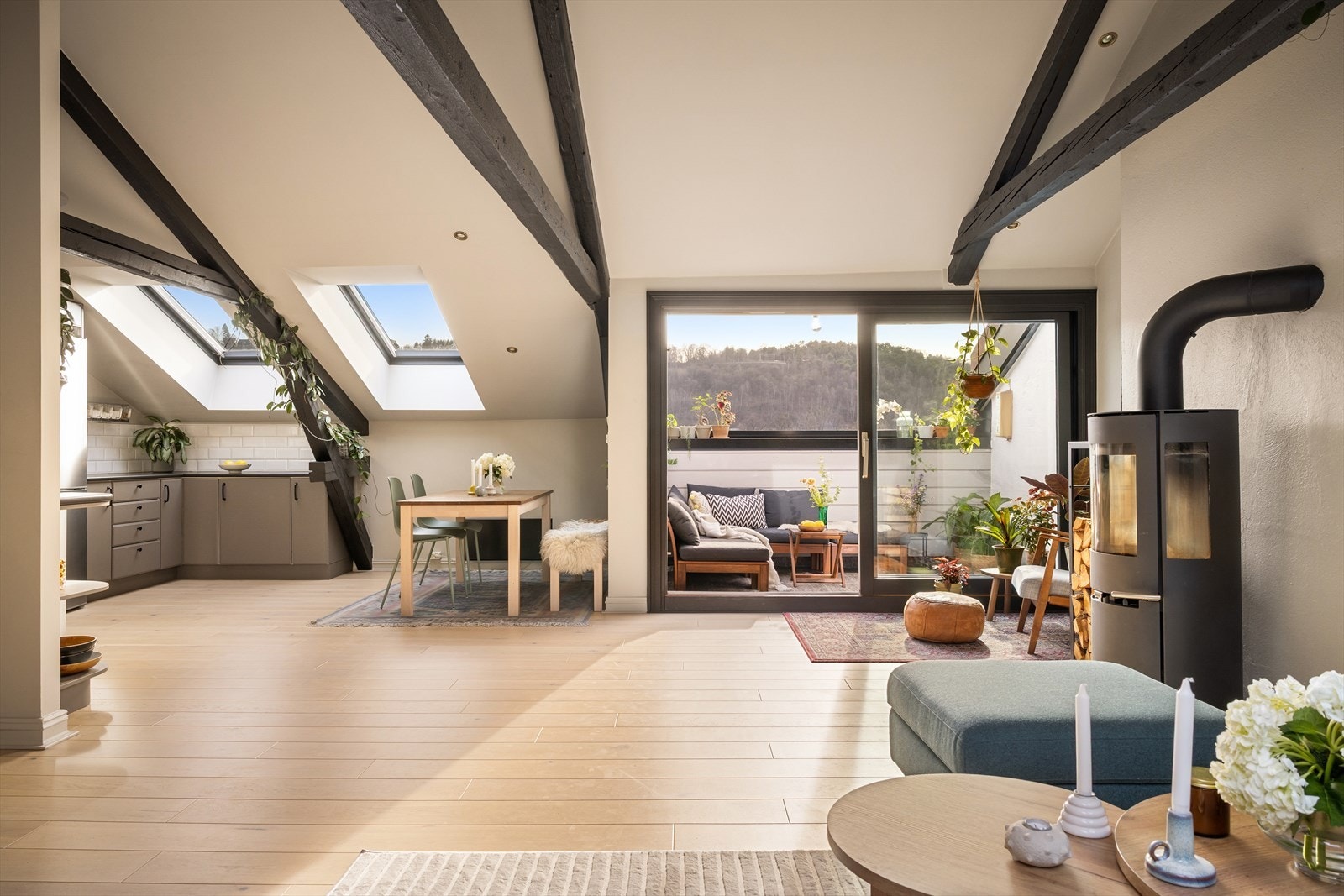 Leiligheten har et ekslusivt preg med innredning, materialer og utførelse av høy kvalitet. Galleribilde