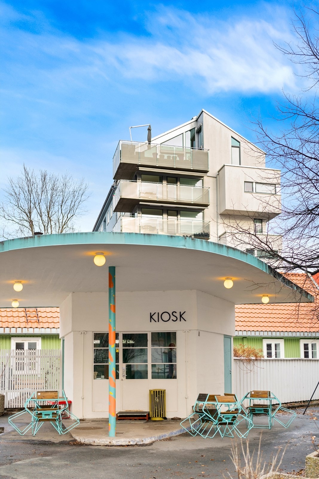 Kiosk En av Oslos minste kaffebarer ligger noen få minutter unna og blir nok fort din favorittkaffebar! Galleribilde