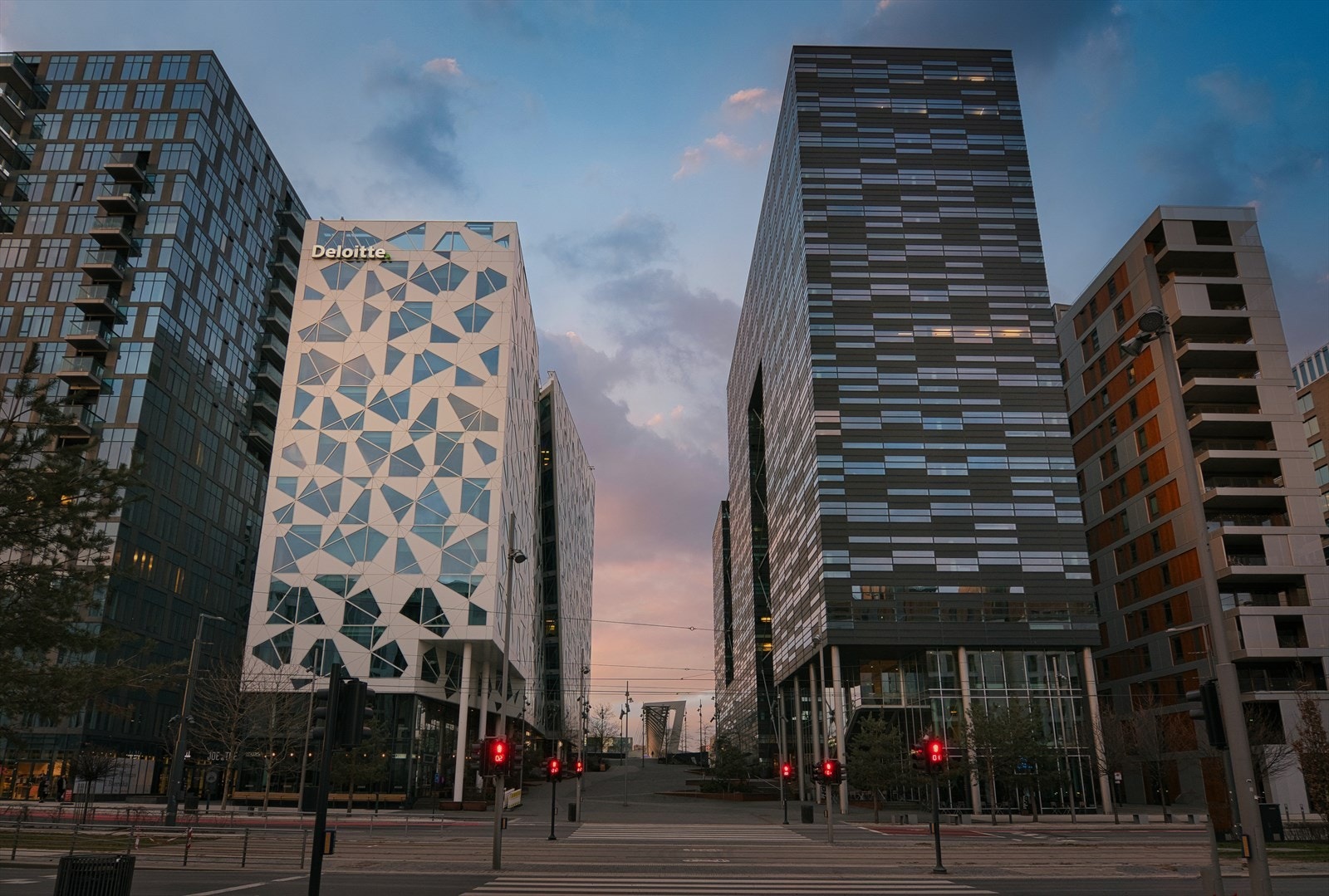 Bjørvika har blitt et eldorado for spisesteder, barer og yrende cafèliv. Galleribilde