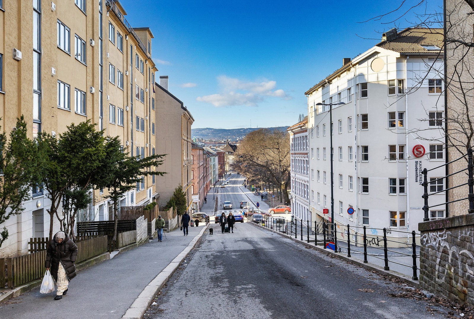 Leiligheten ligger sentralt til på Enerhaugen med nærhet til "alt". Galleribilde