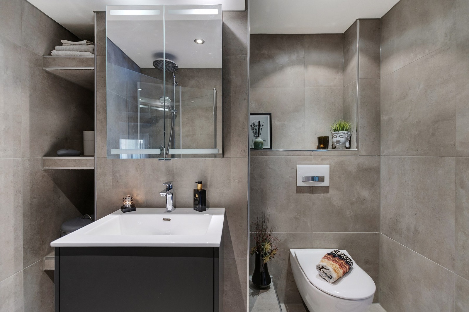 Badet ble oppgradert i 2019 med nye overflater og innredning. Galleribilde