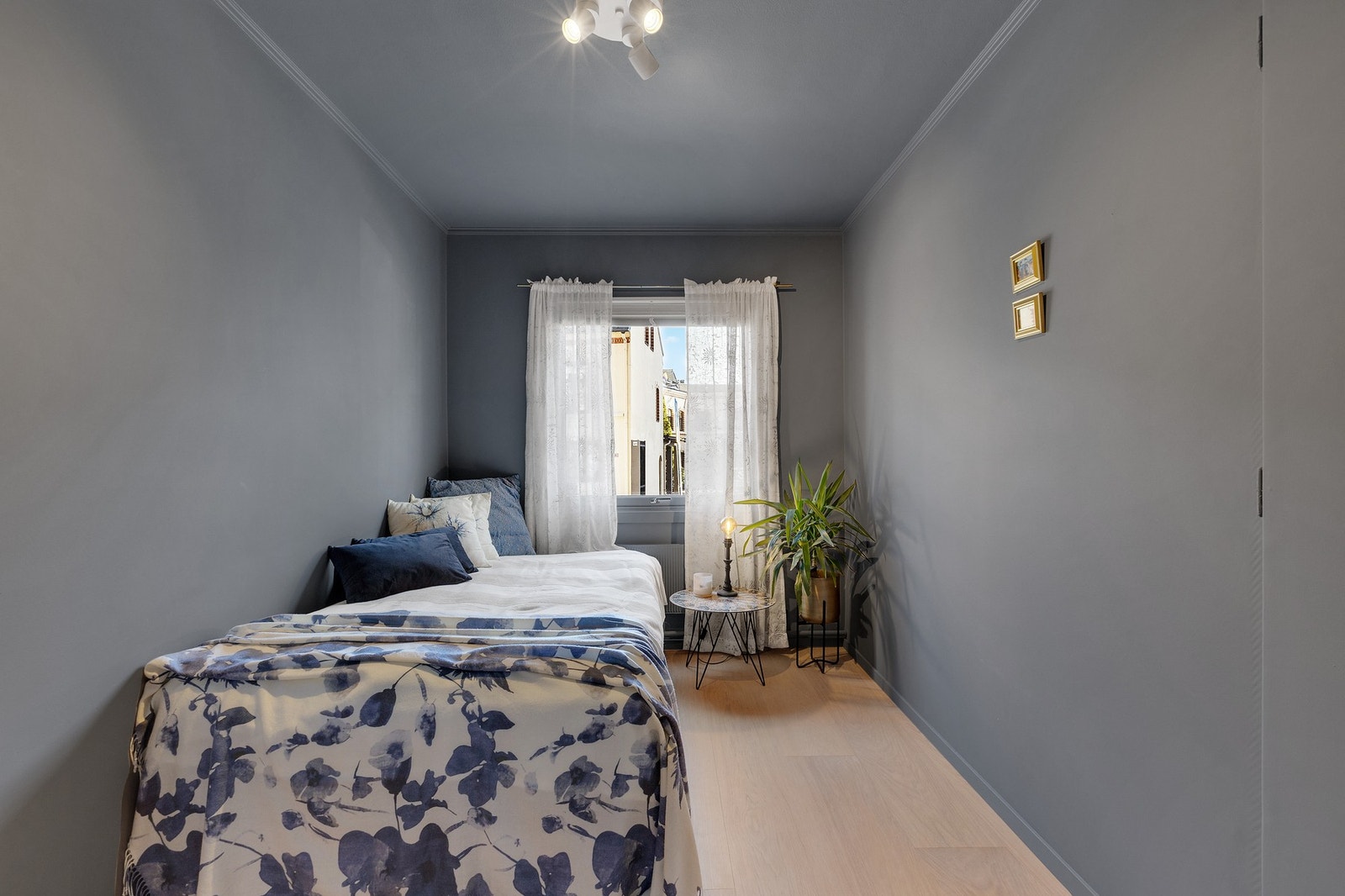 Boligens andre soverom er også av god størrelse. Galleribilde