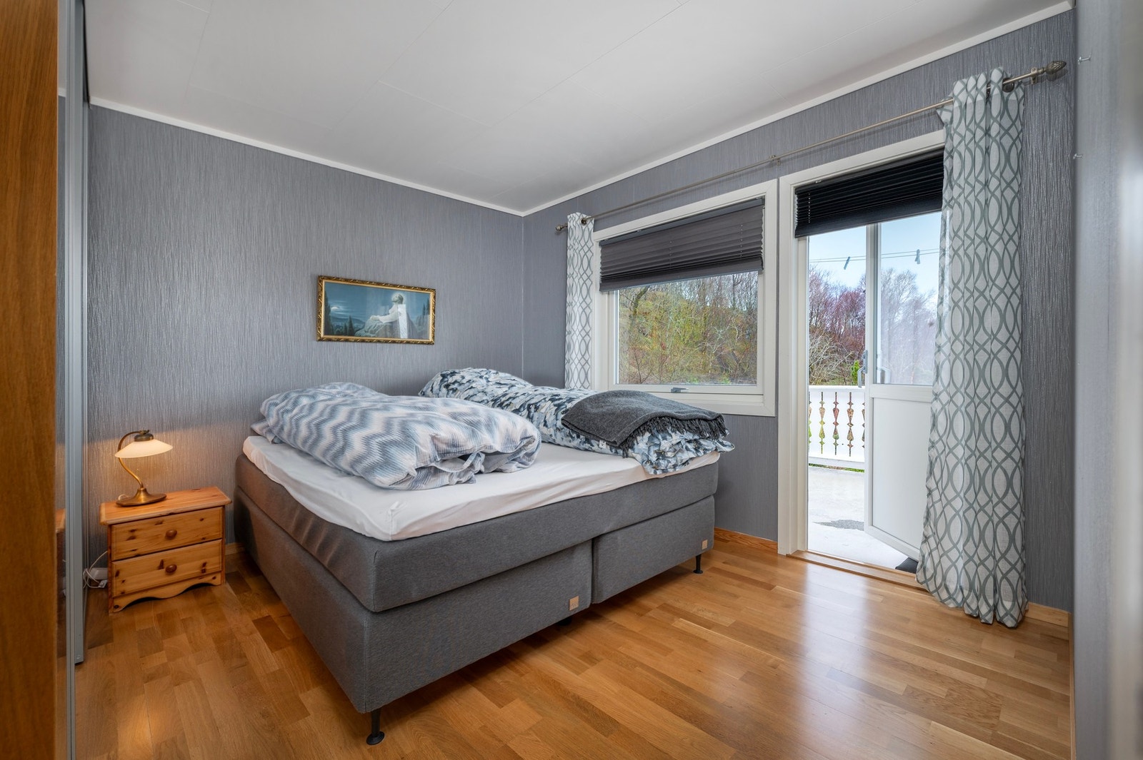 Hovedsoverom med utgang til balkong Galleribilde