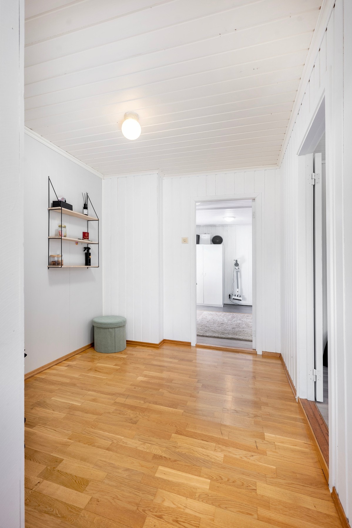 Gang i underetasjen. Galleribilde